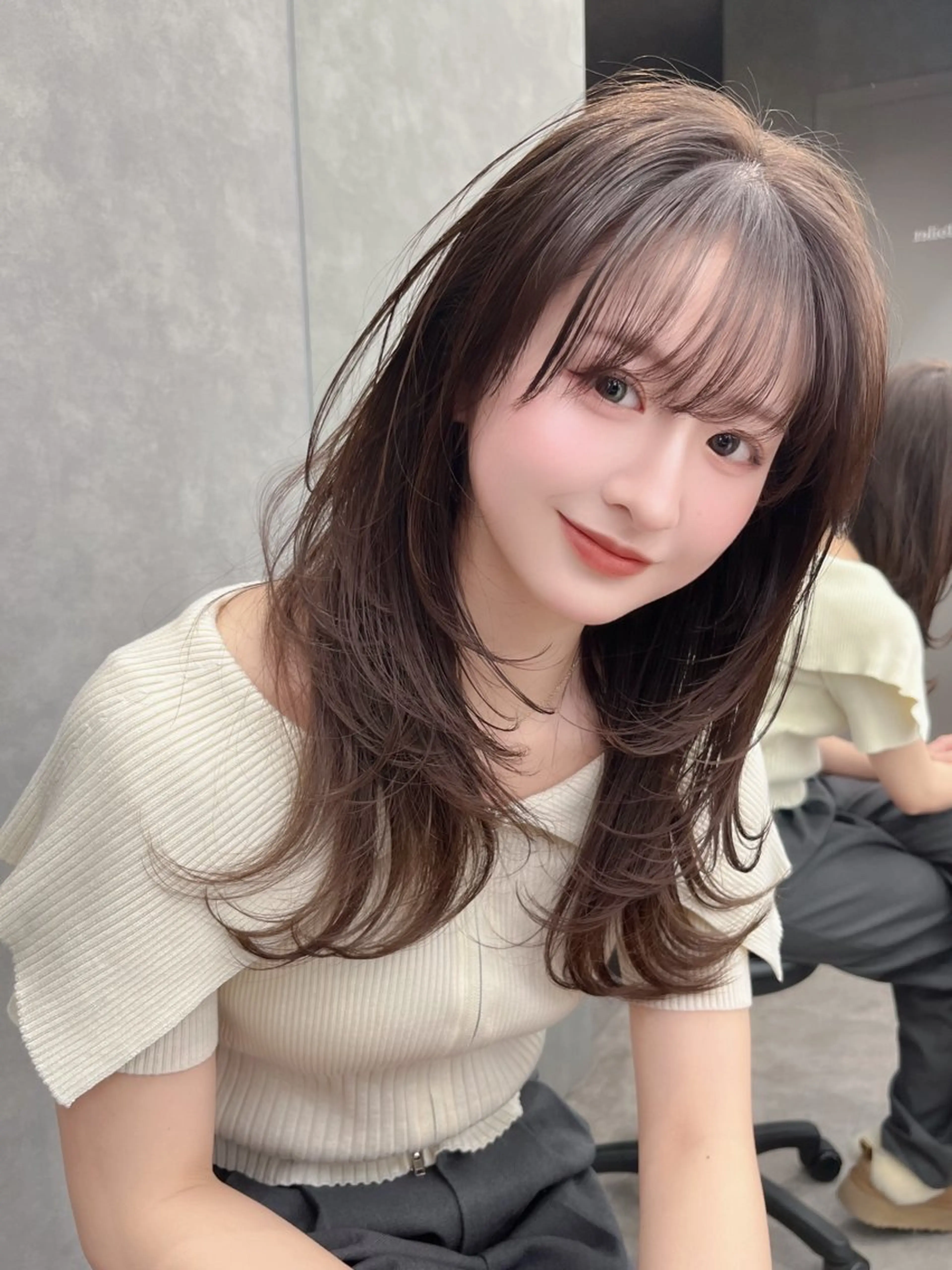 ロング カット ヘアカラー 縮毛矯正 トリートメント 小久保美空/縮毛矯正 ミディアム/レイヤーのヘアスタイル