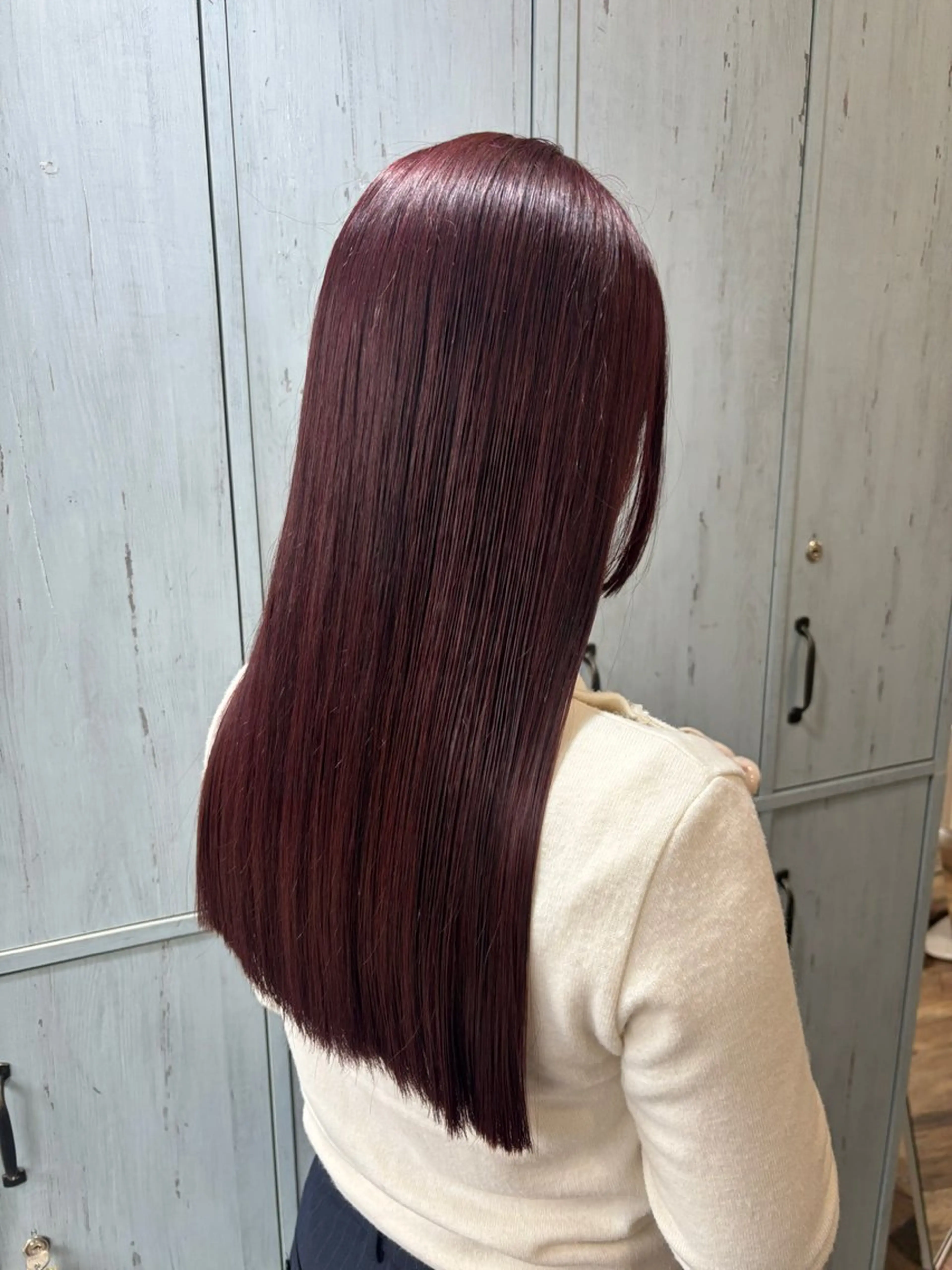 ロング カラー ボルドーカラー カット ヘアカラー トリートメント yusa/暖色カラー /ワインレッド/赤髪のヘアスタイル