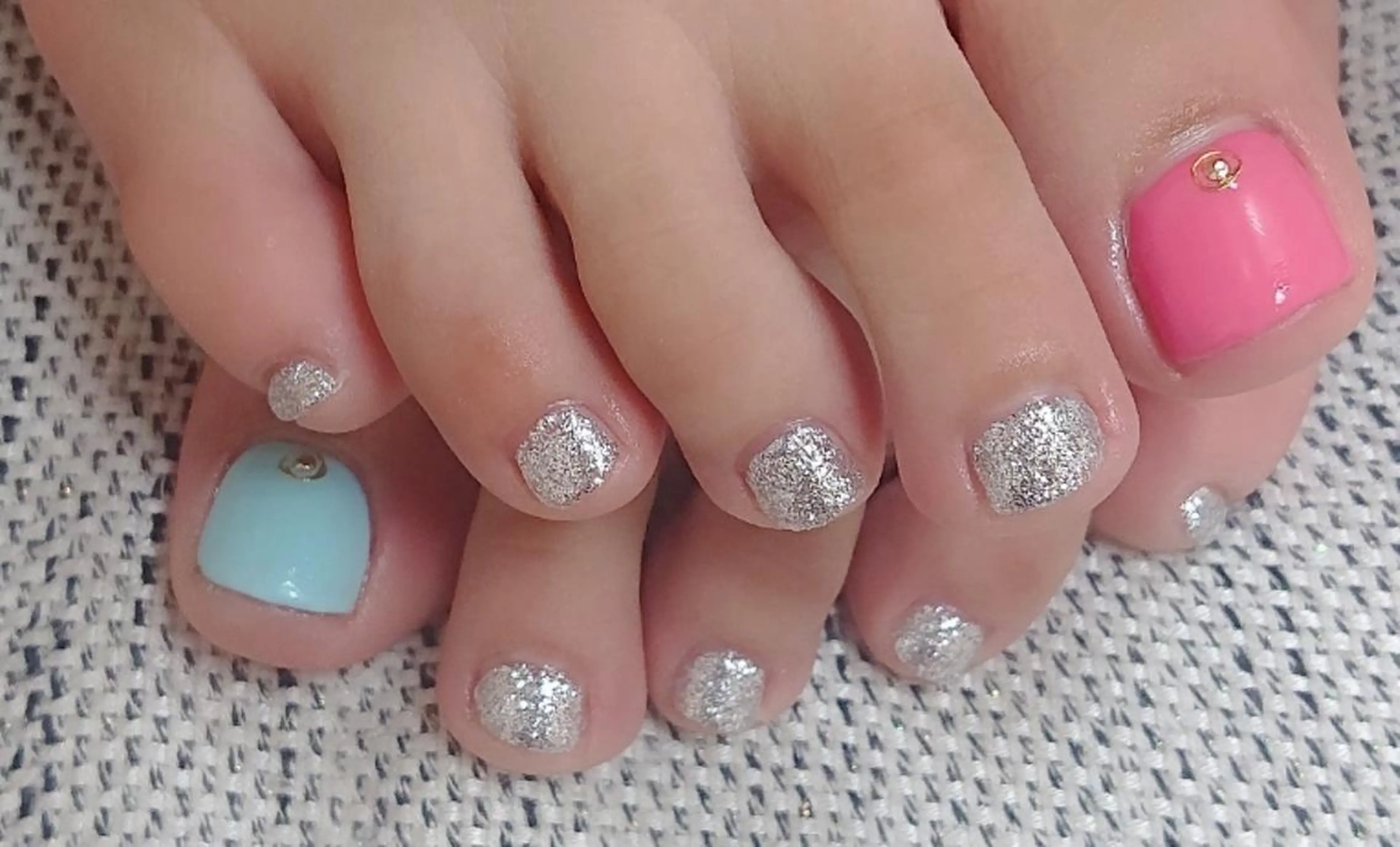 ネイル 🍒当日もOK🍒 𝑳𝑼𝑵𝑨花井のネイルデザイン