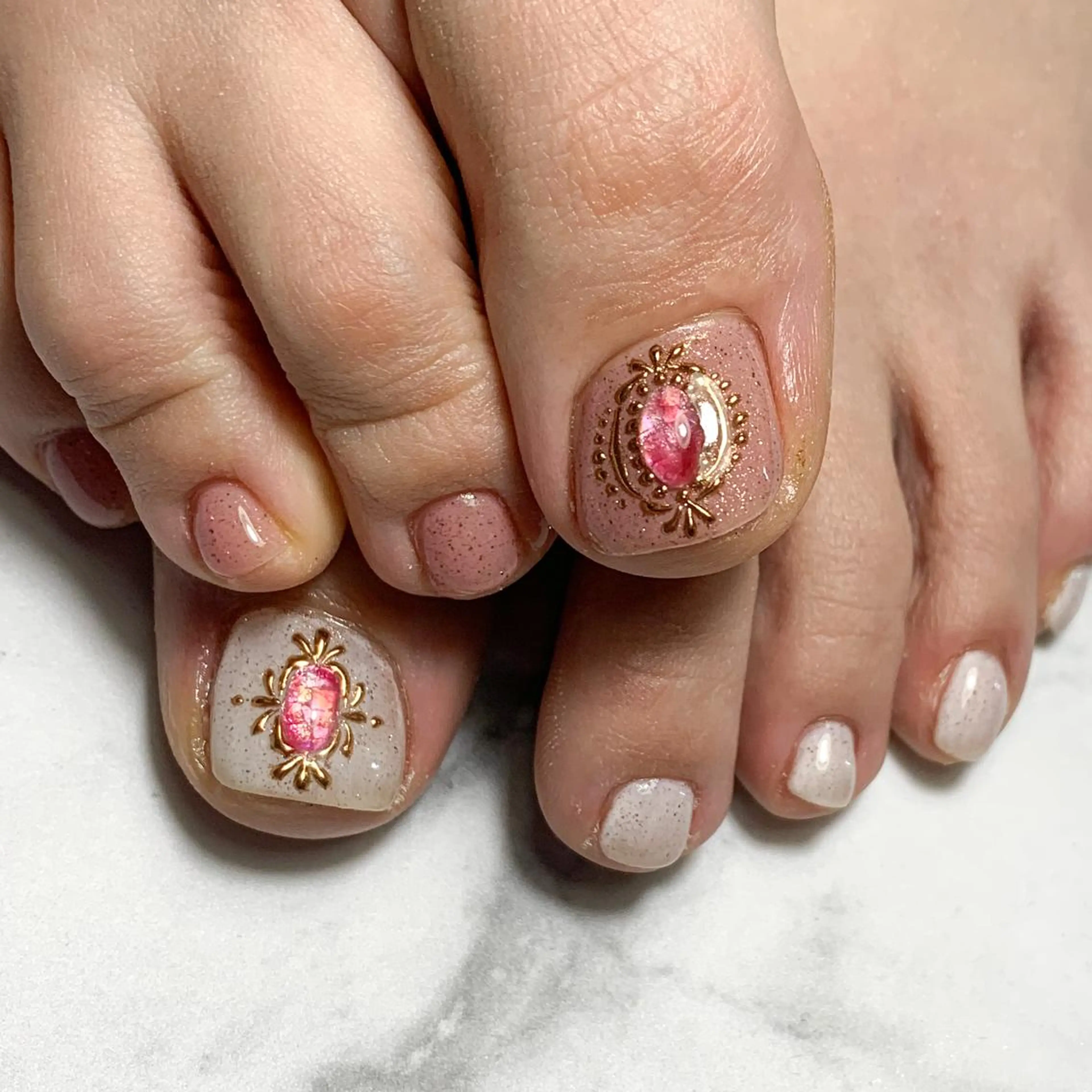 ネイル フットネイル FIORITURA aiのネイルデザイン