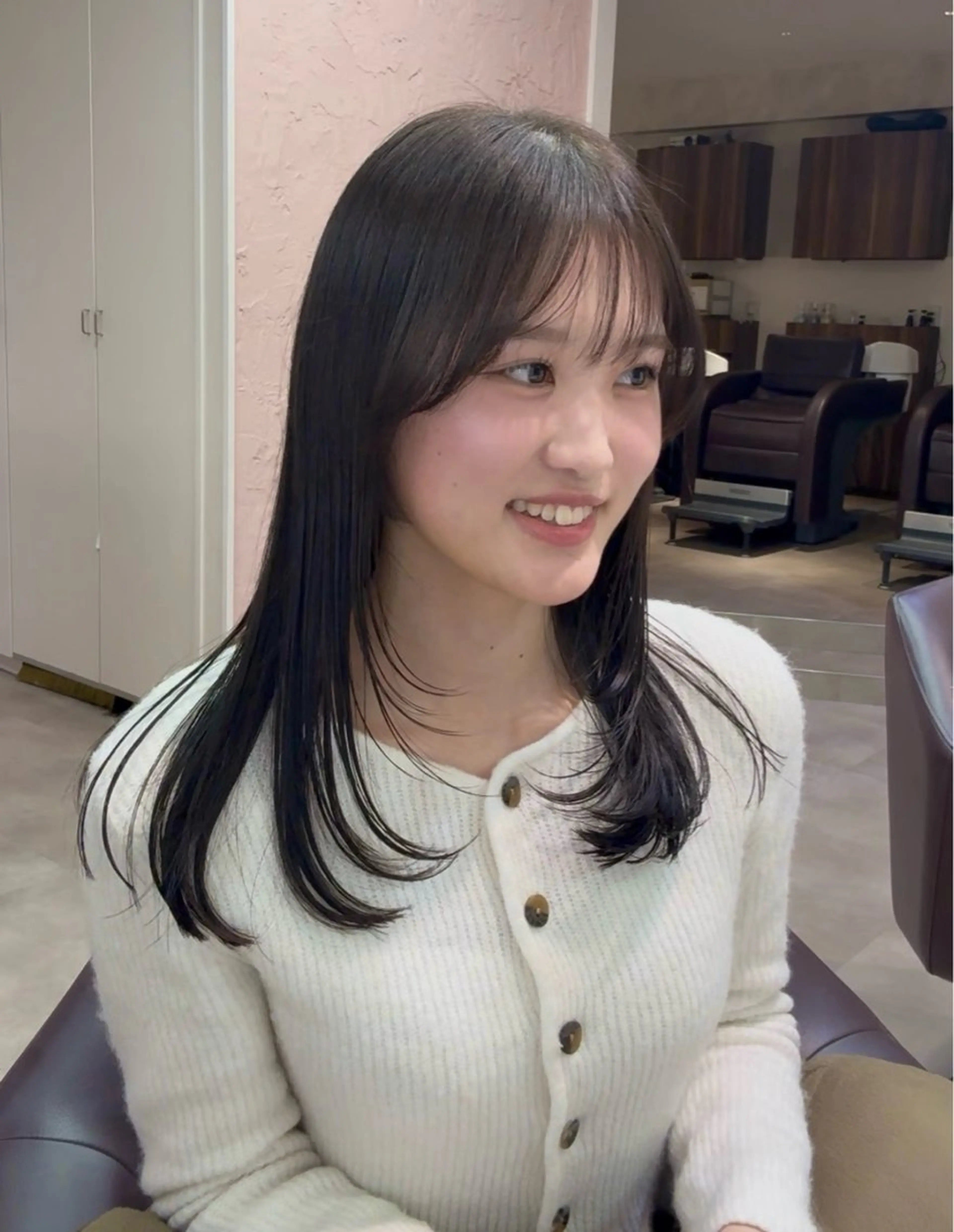 ミディアム カラー カット ヘアカラー ハッシュカット🎀 レイヤーダブルカラーのヘアスタイル