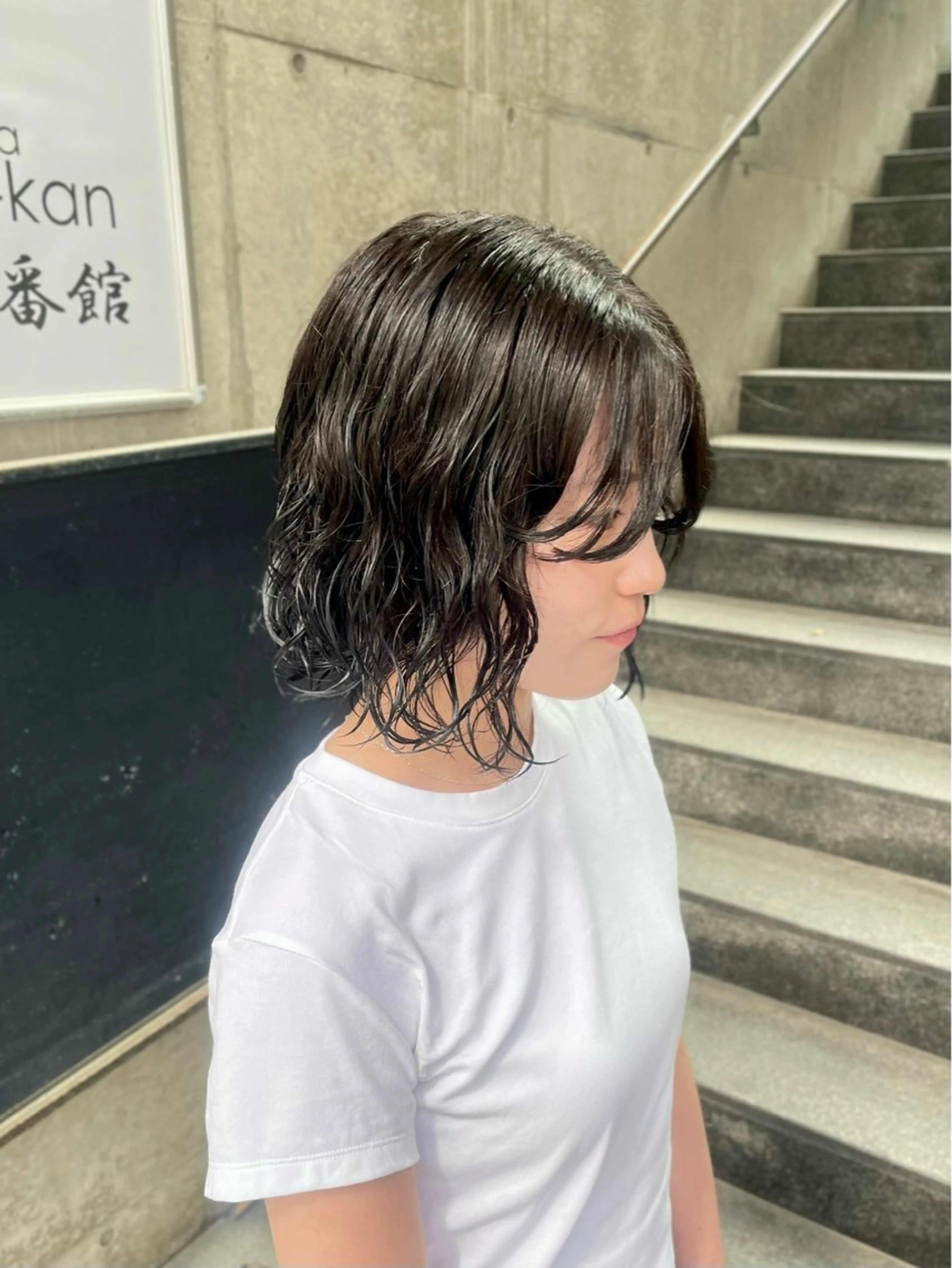 ミディアム 西山祐生/ハイトーン /ケアブリーチ/艶髪のヘアスタイル