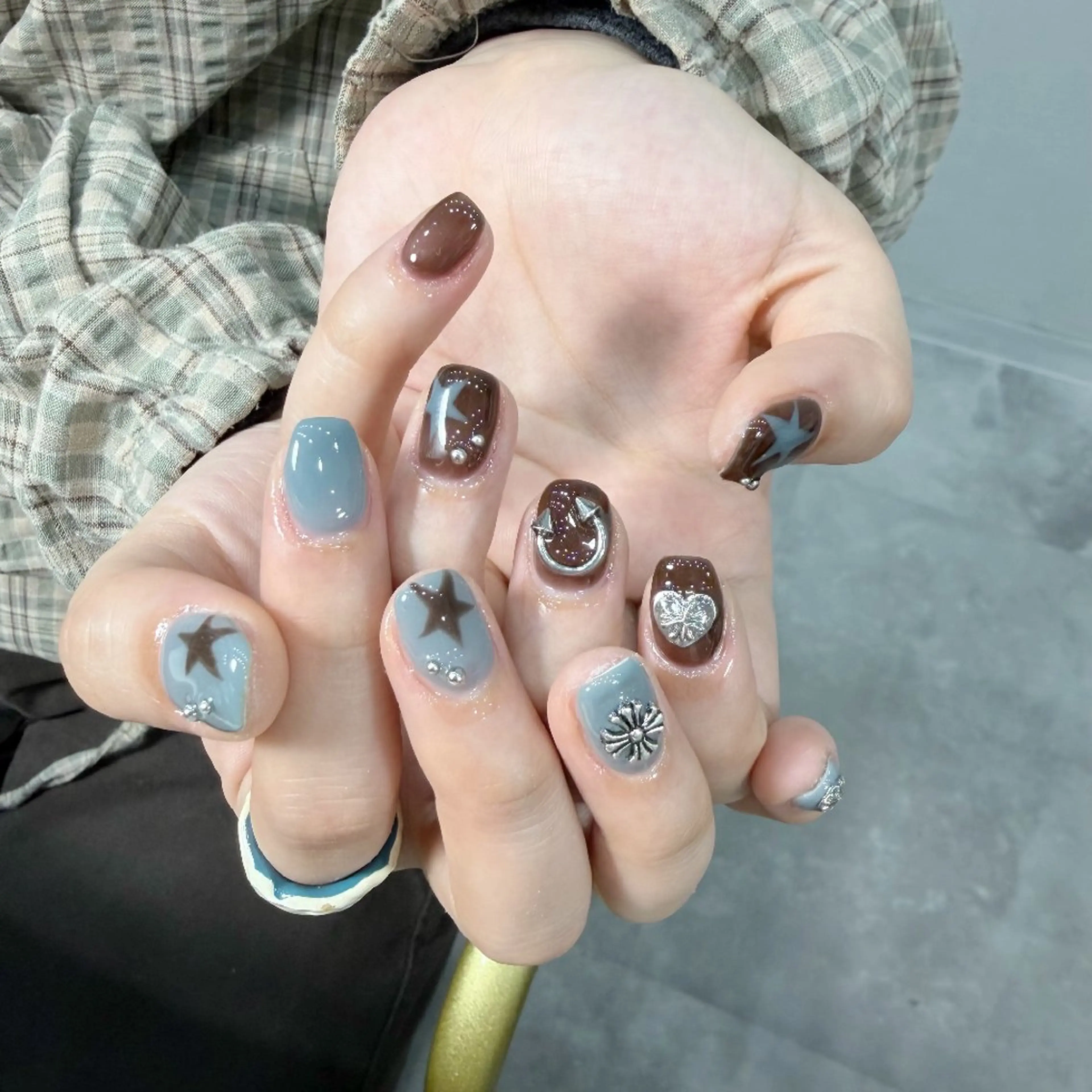 ネイル チークネイル フレンチネイル ジェルネイル ガーリー キラキラネイル ハンドネイル UM Nail Salonのネイルデザイン