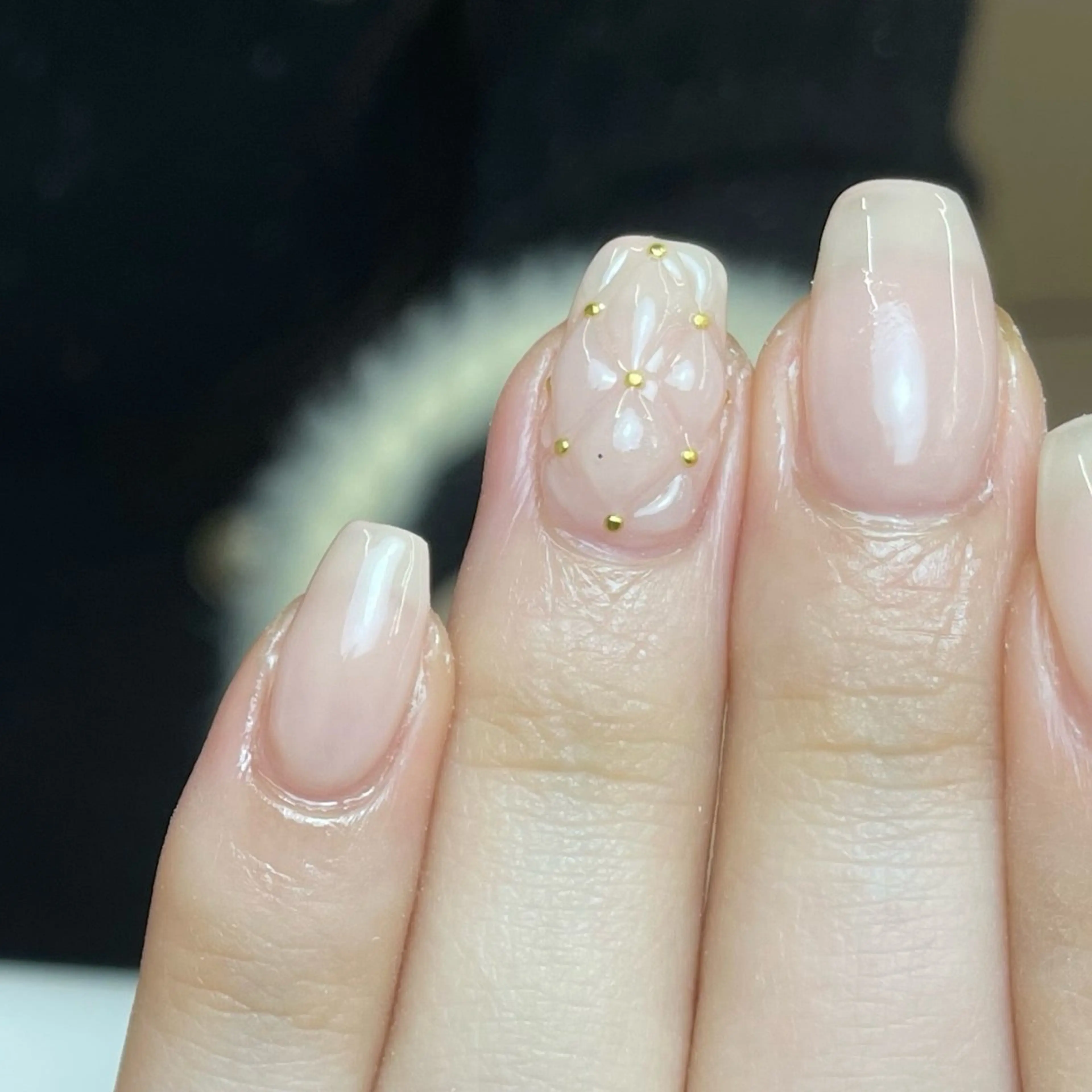 ネイル ゴールド ホワイト jrネイリスト モチヅキのネイルデザイン