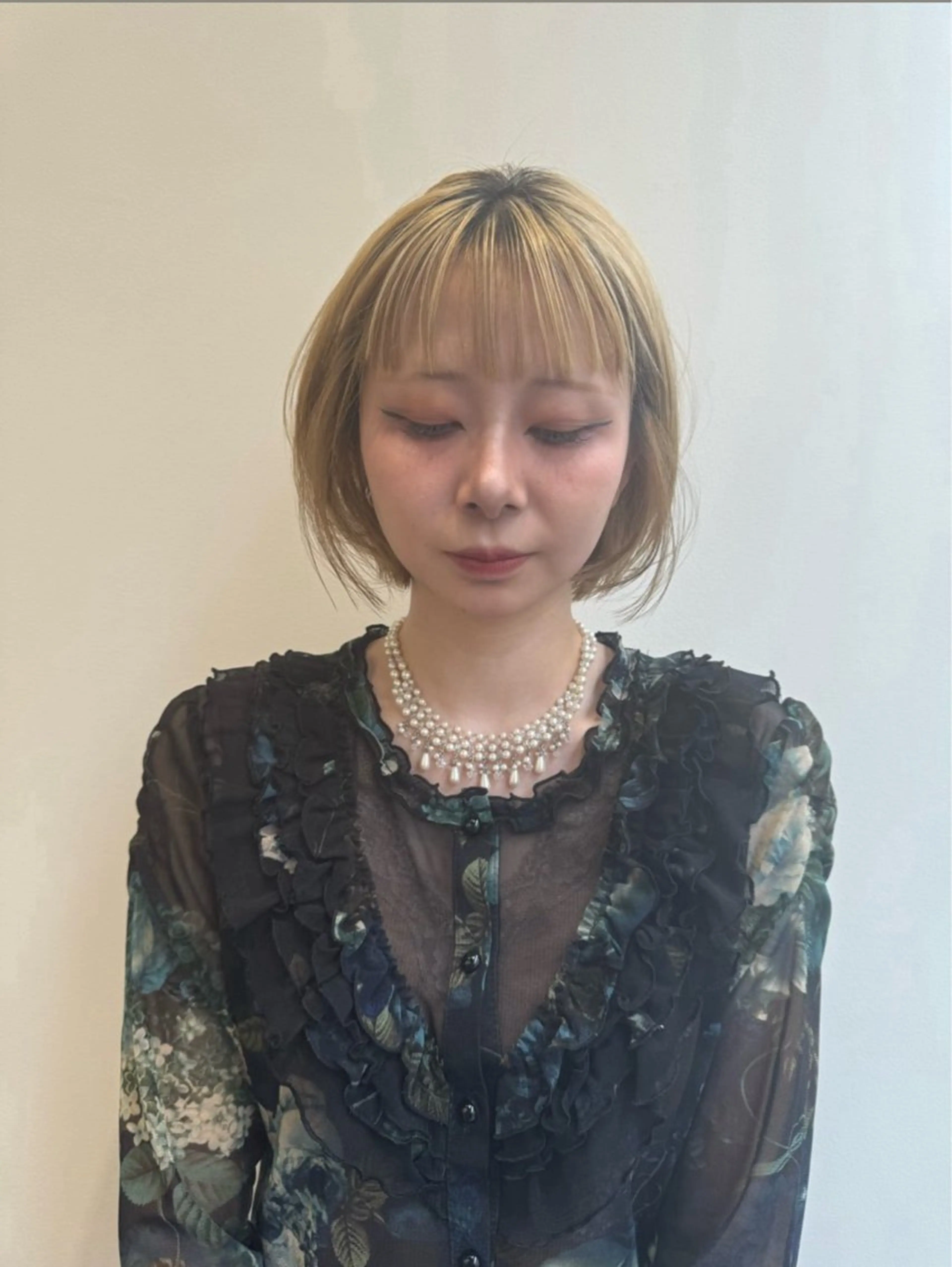 ショート カラー ハイトーンカラー dao/ミルクティー /ブラウン/ブロンドのヘアスタイル