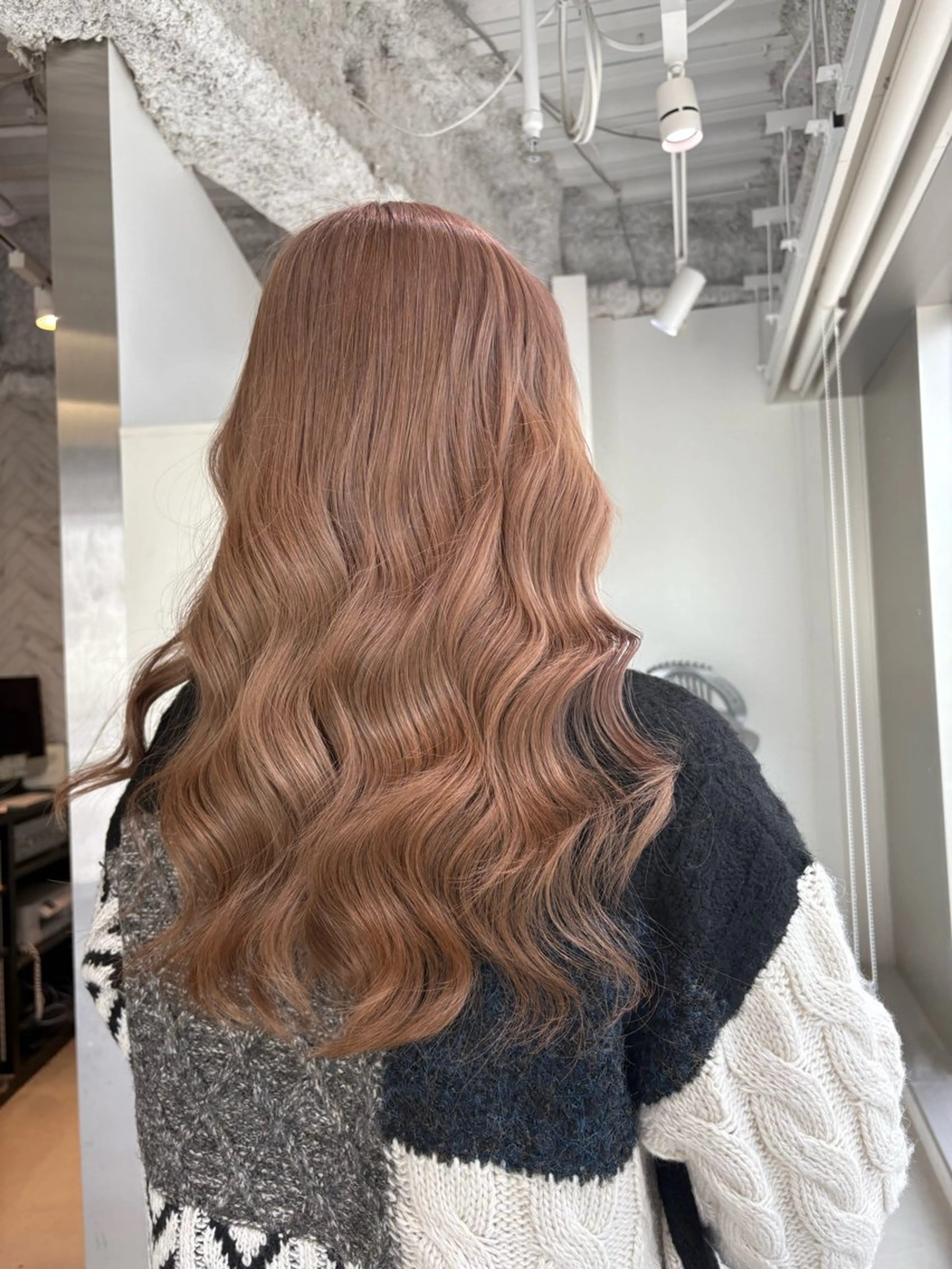 ロング EIGHT mana 海外グレージュ🥥のヘアスタイル