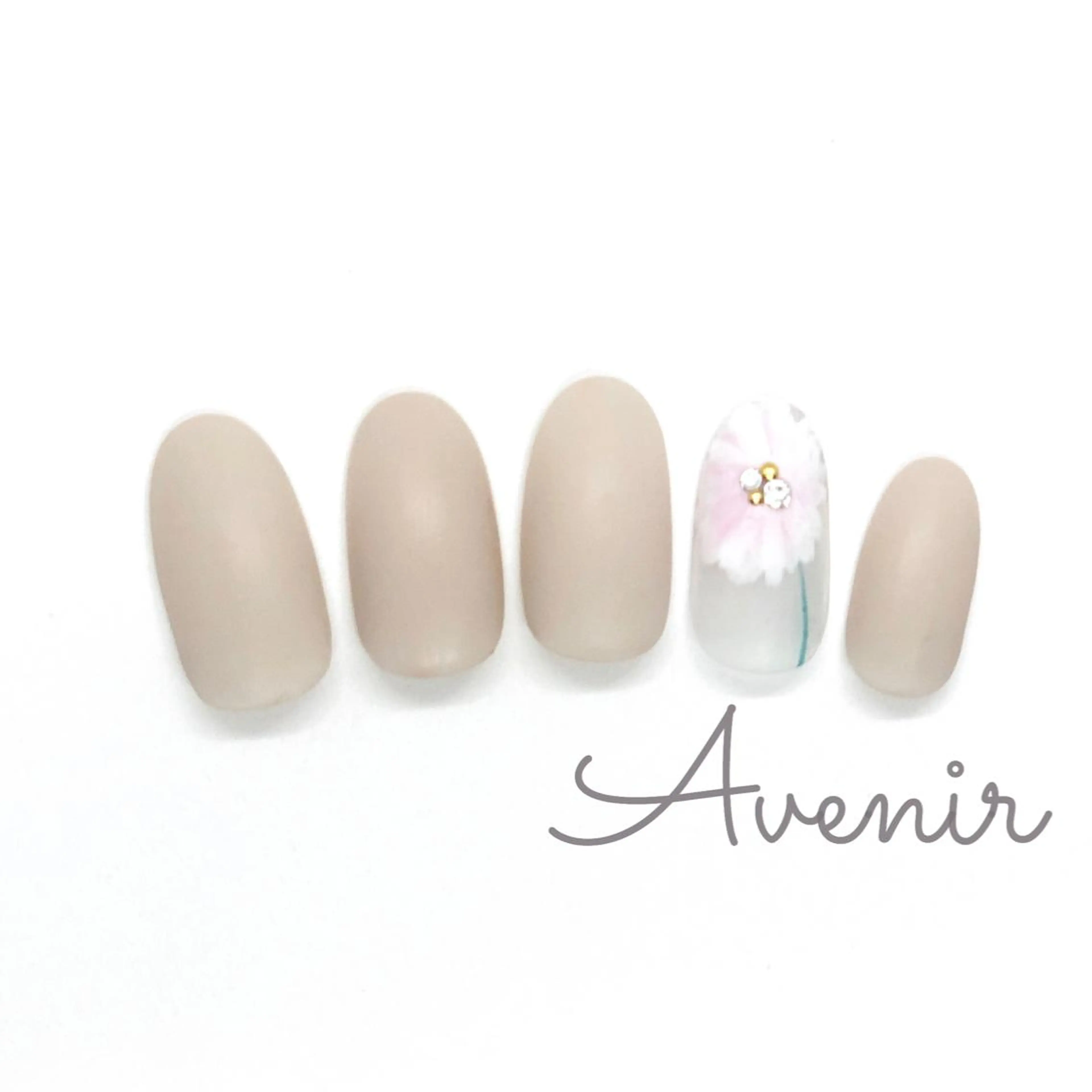 ネイル マツエク・マツパ ハンドネイル Avenir 表参道 nail&eye予約のネイルデザイン