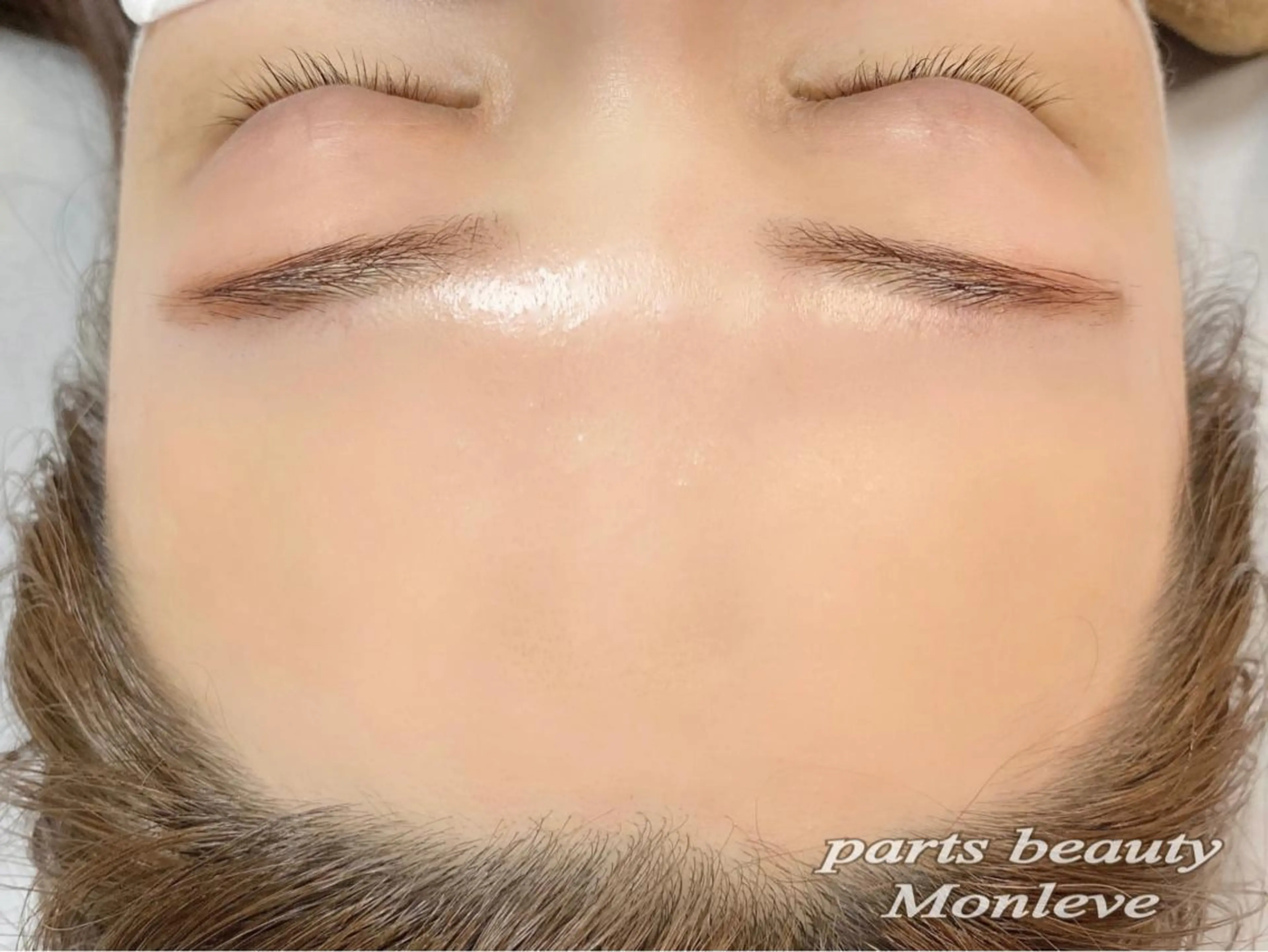 眉、おでこ、うなじワックスの写真