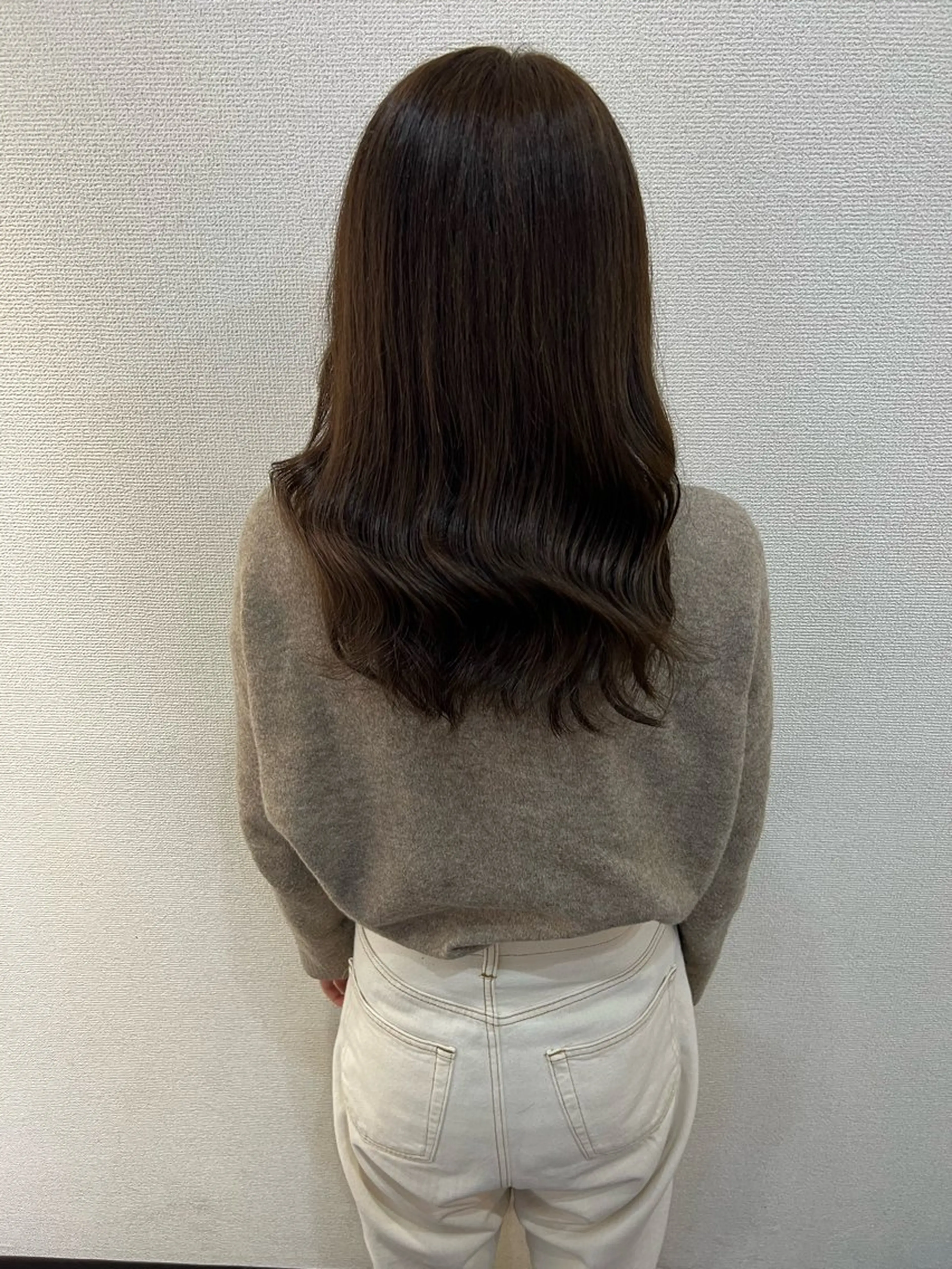 ミディアム カラー 岡野 香那のヘアスタイル
