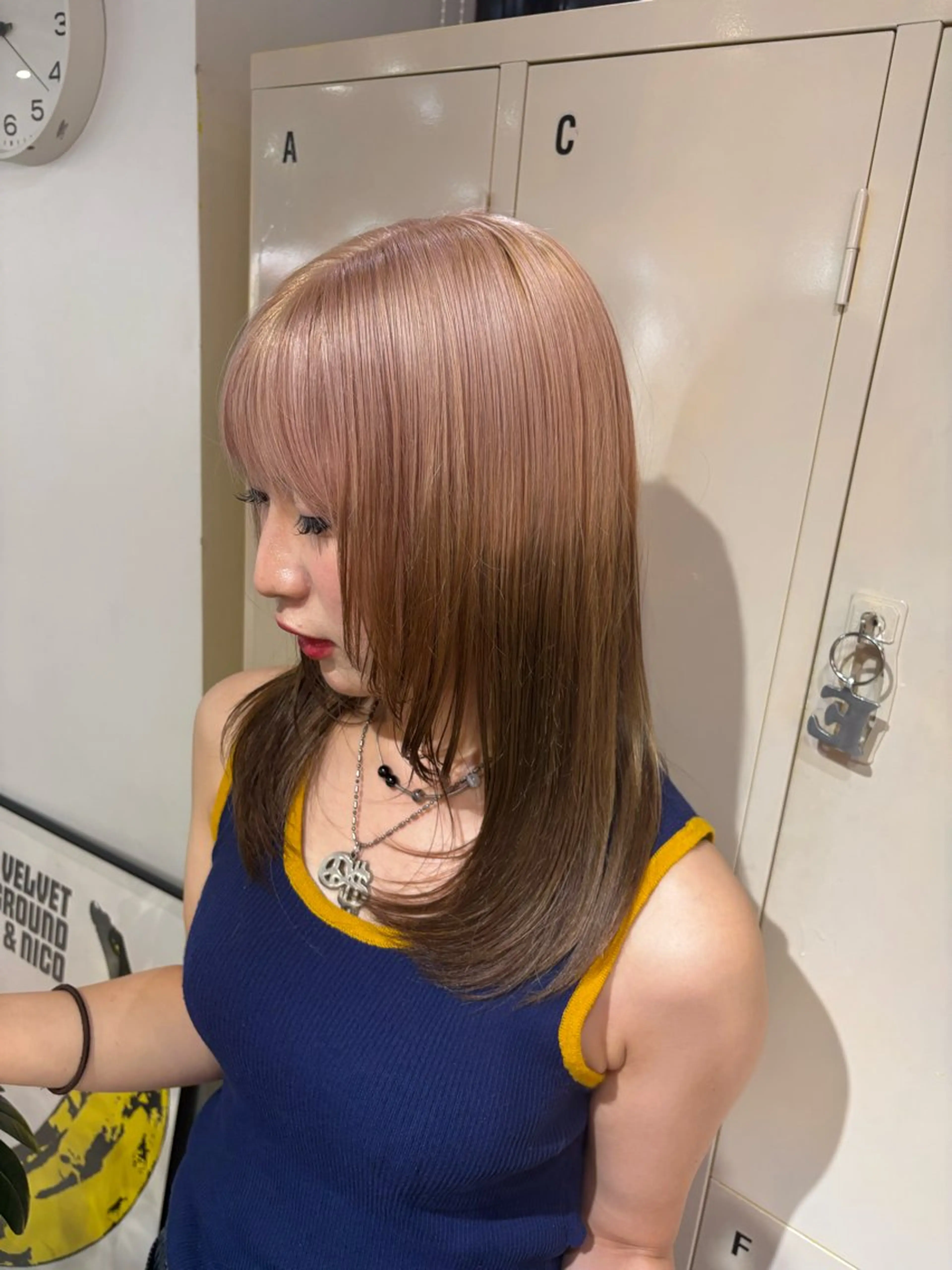 ミディアム ヘアカラー トリートメント 🧤高明度ハイトーン 🧤莉音のヘアスタイル