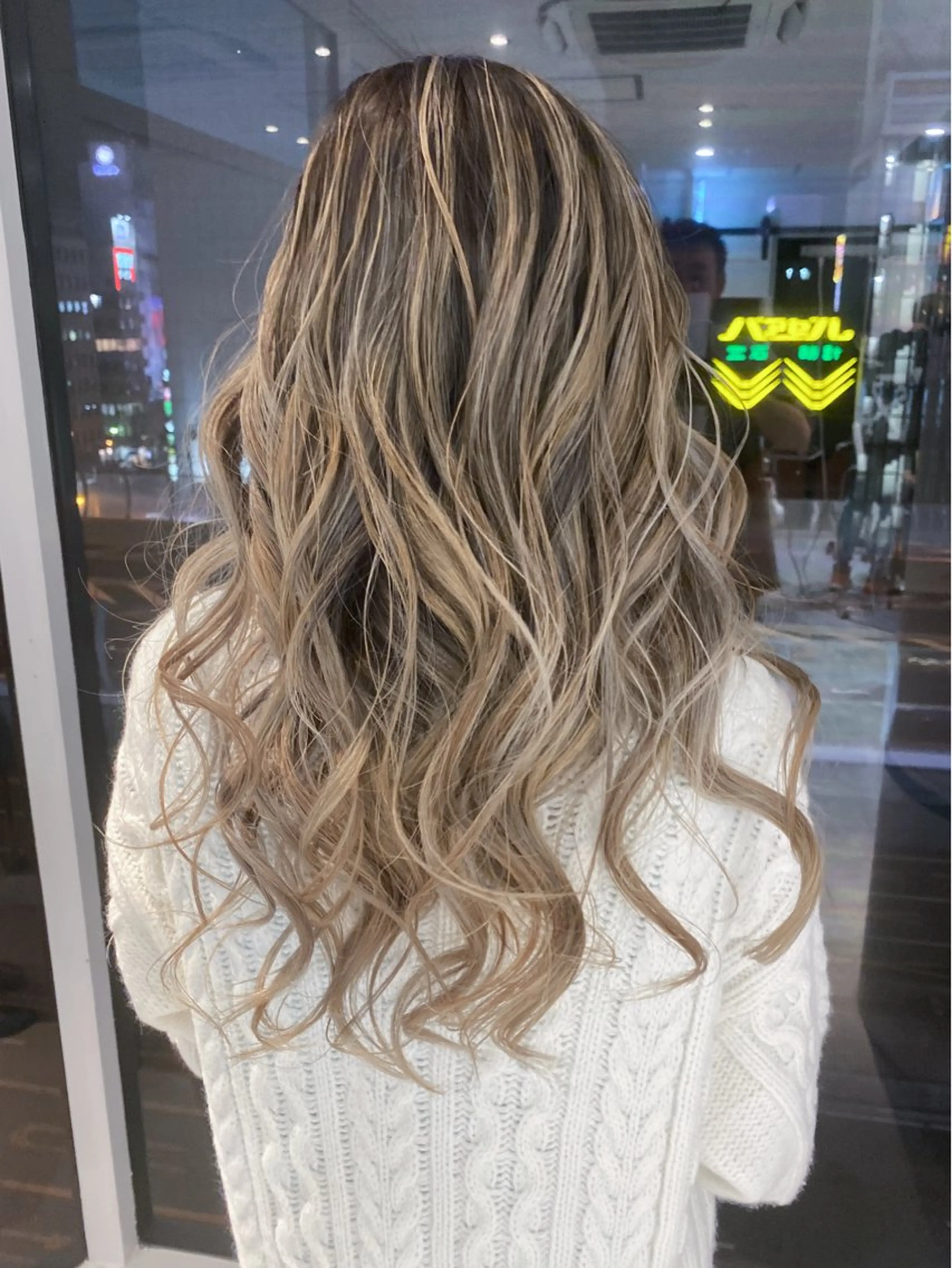 ロング カラー バレイヤージュ レイヤーカット ヘアカラー トリートメント welring hair salonのヘアスタイル