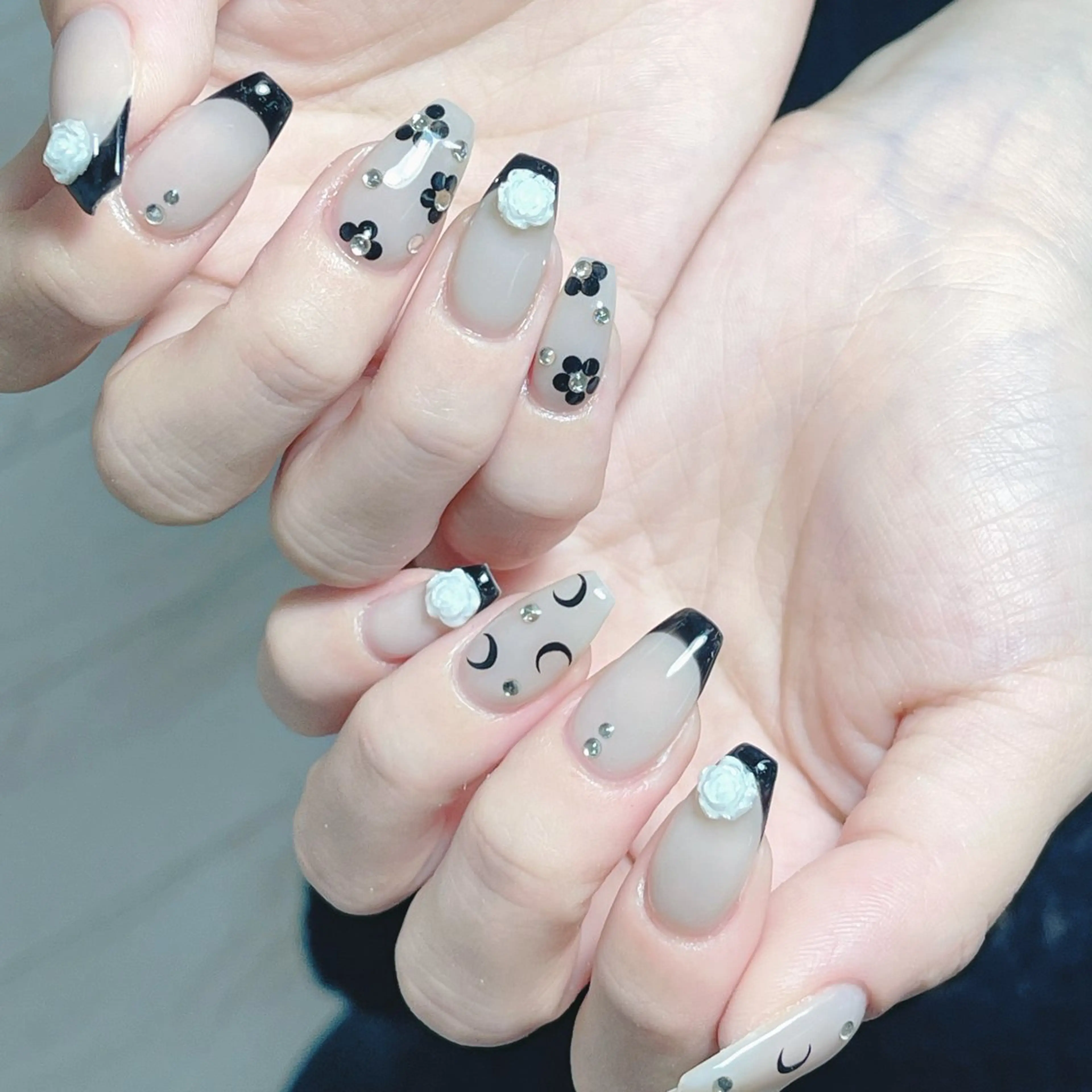 ネイル ハンドネイル Queens ciciのネイルデザイン