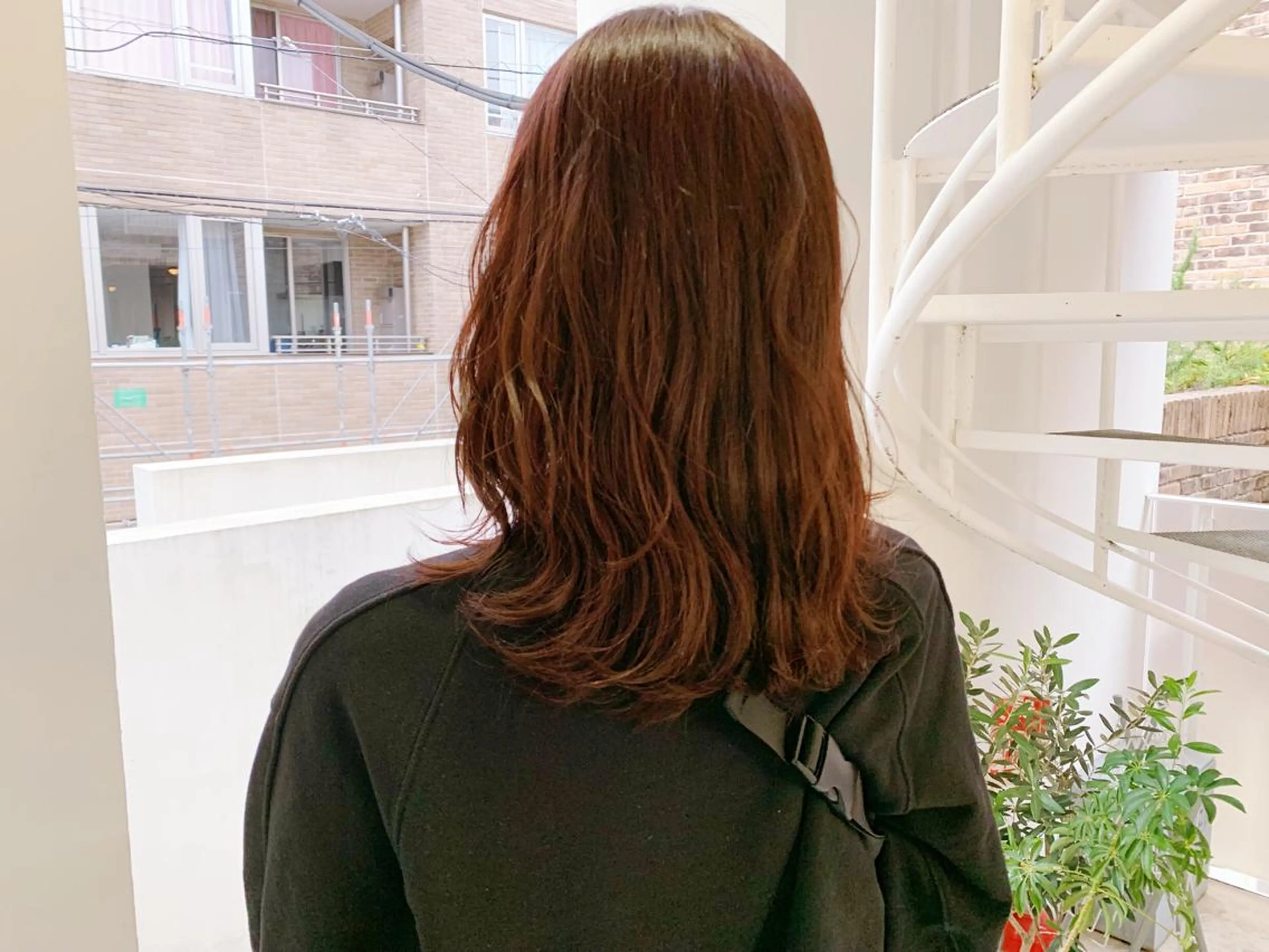 ミディアム カラー ブリーチ ブリーチなしカラー トリートメント タカハシ ハヤトのヘアスタイル