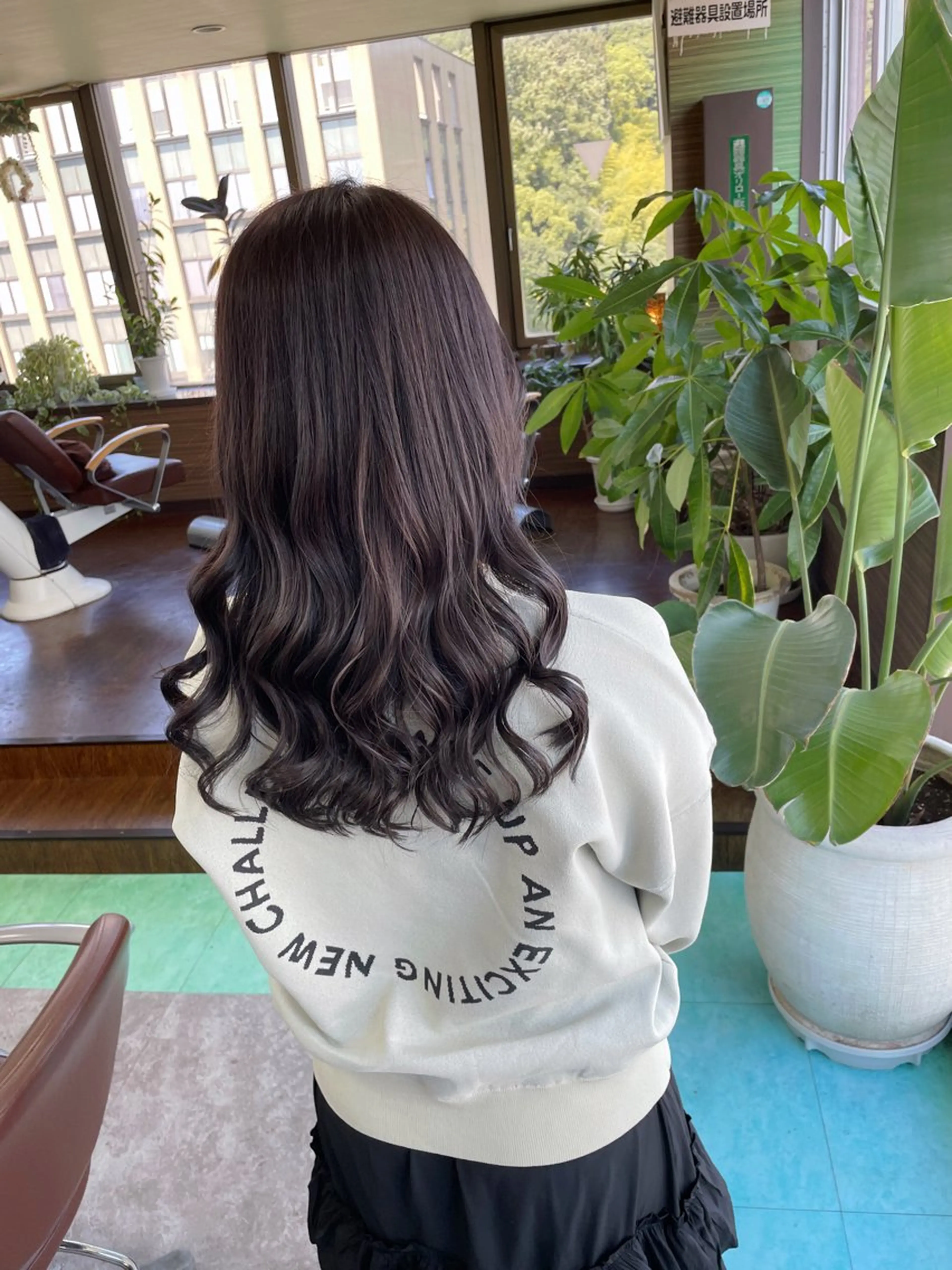 セミロング カラー アッシュ アッシュブラック 黒髪 ブリーチ 透明感カラー カット ヘアカラー 土居 正季のヘアスタイル