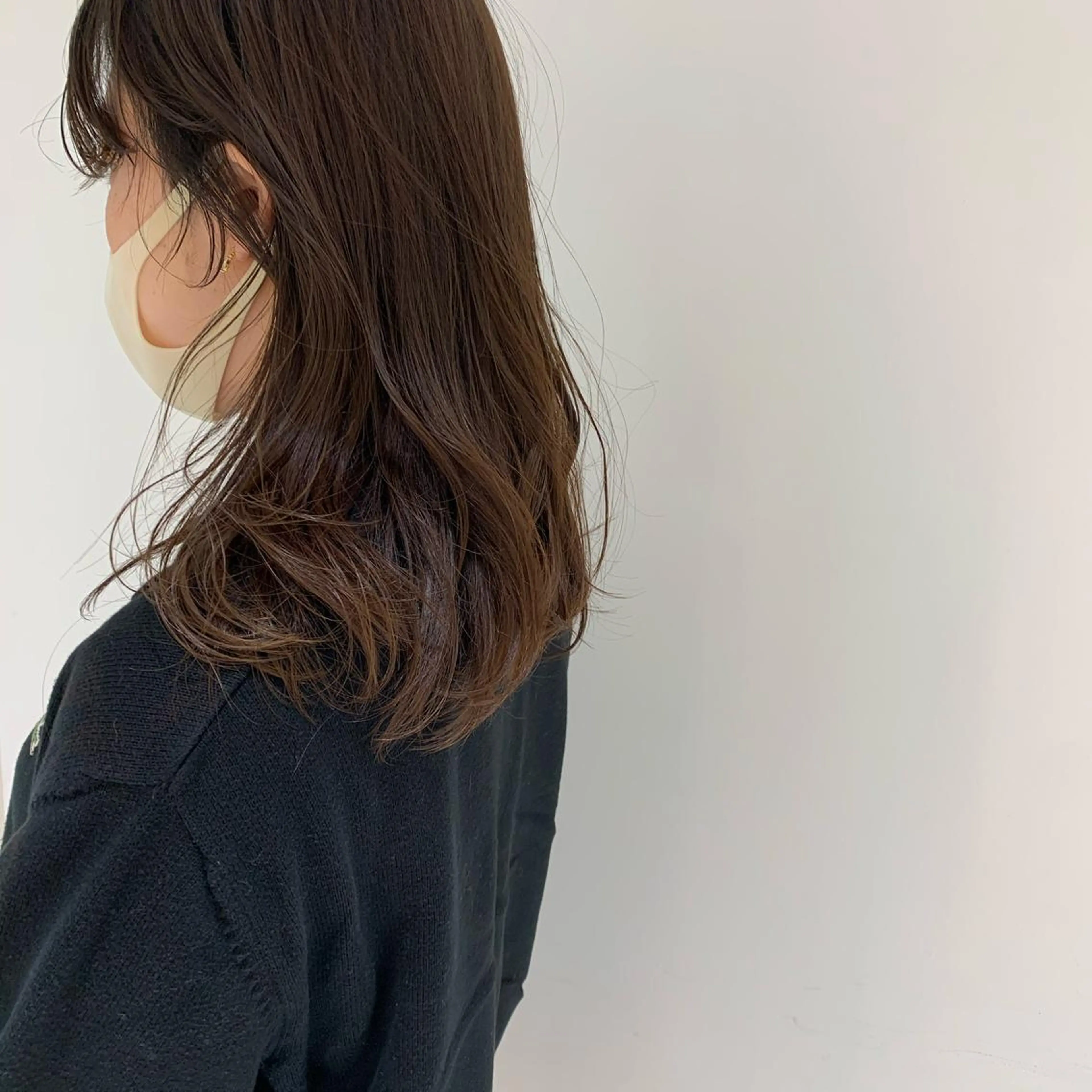 ロング カラー SAKINO． ベージュカラーのヘアスタイル