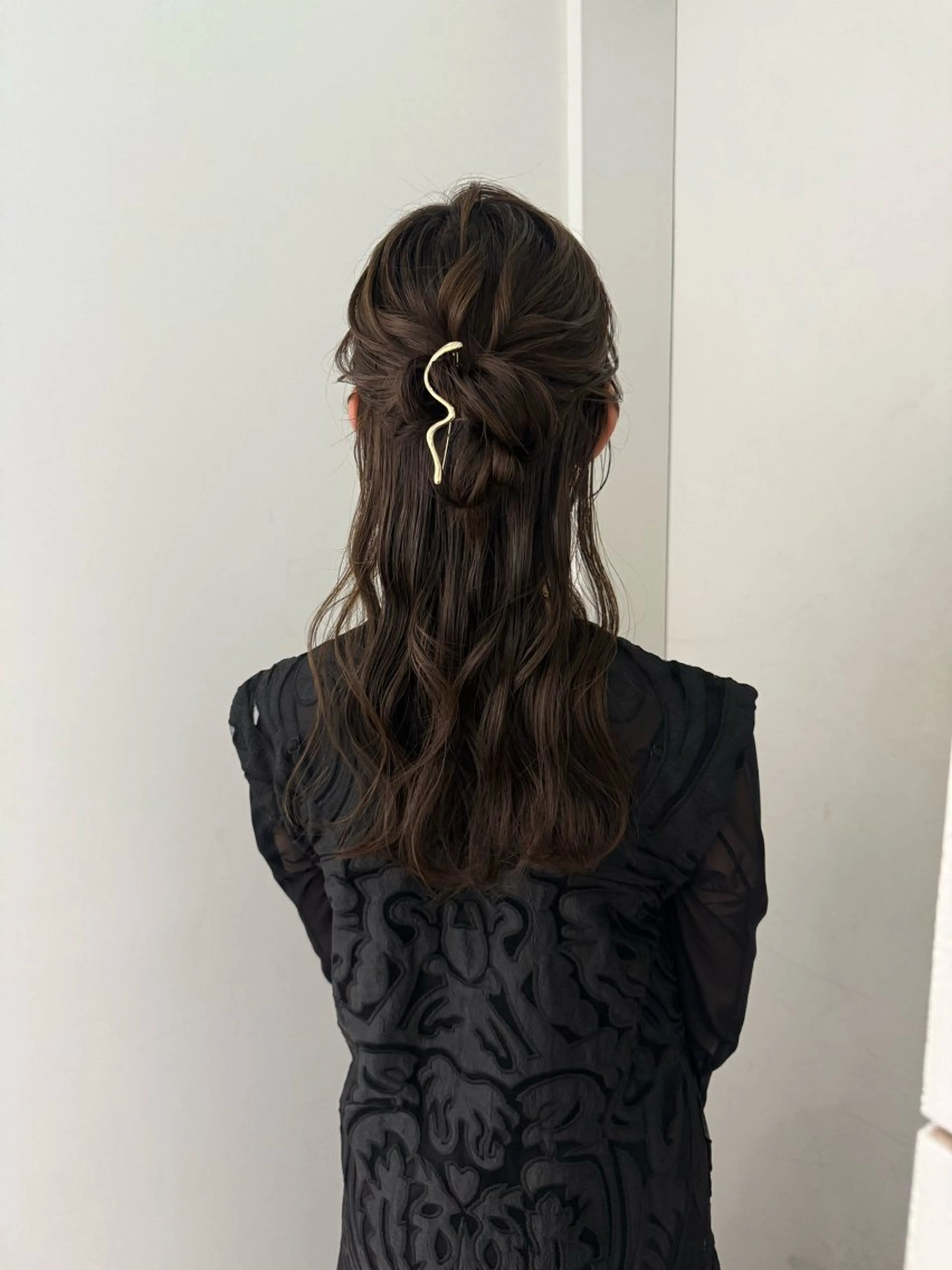 セミロング ヘアアレンジ ハーフアップ 結婚式・ブライダル ヘアセット GrandStory SHIBUYA所属・卒業式お呼ばれ🕊️ ヘアセット✴︎ミキのヘアスタイル