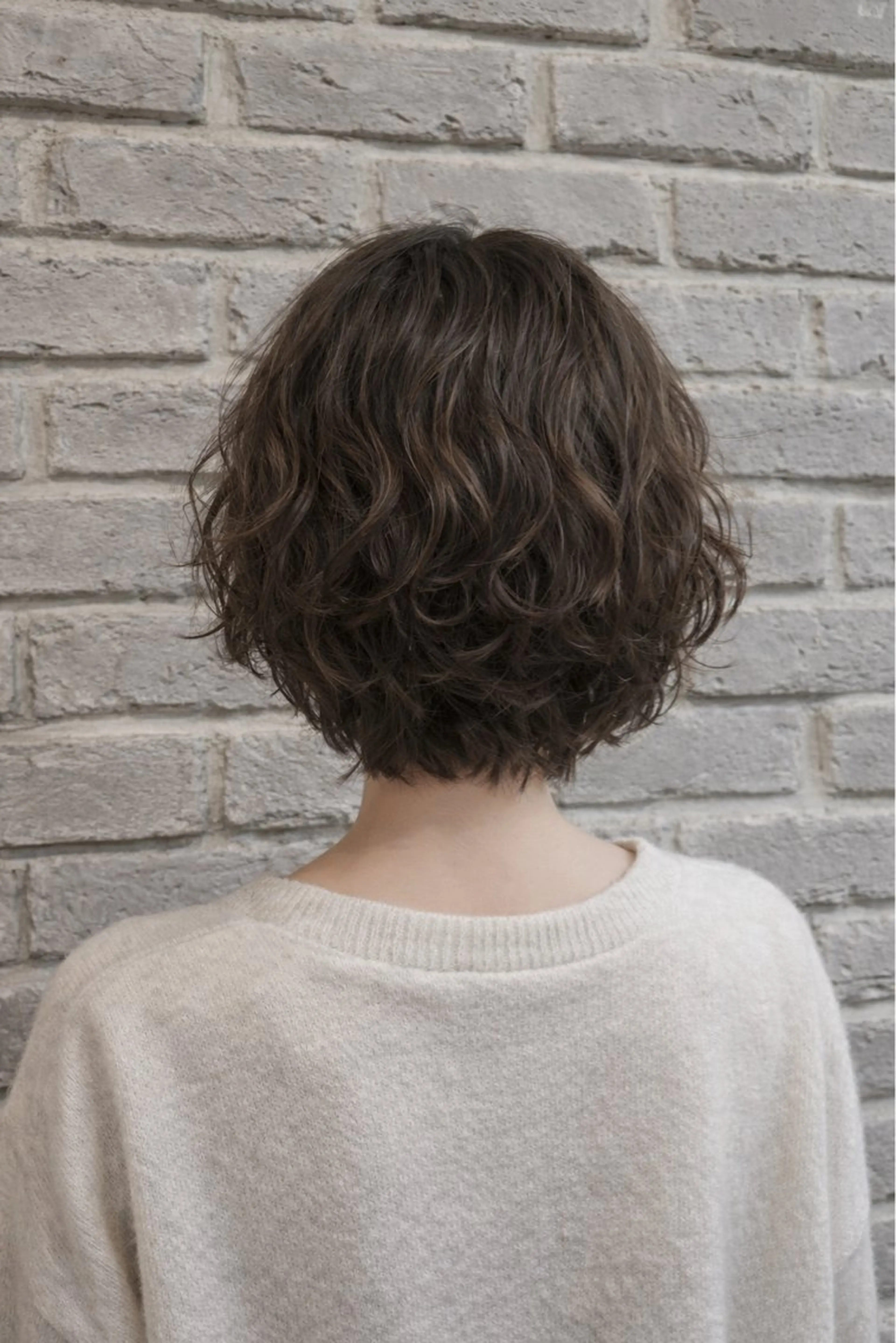 ミディアム パーマ カット パーマ トリートメント 艶カラー✨️派手髪 🦄renのヘアスタイル