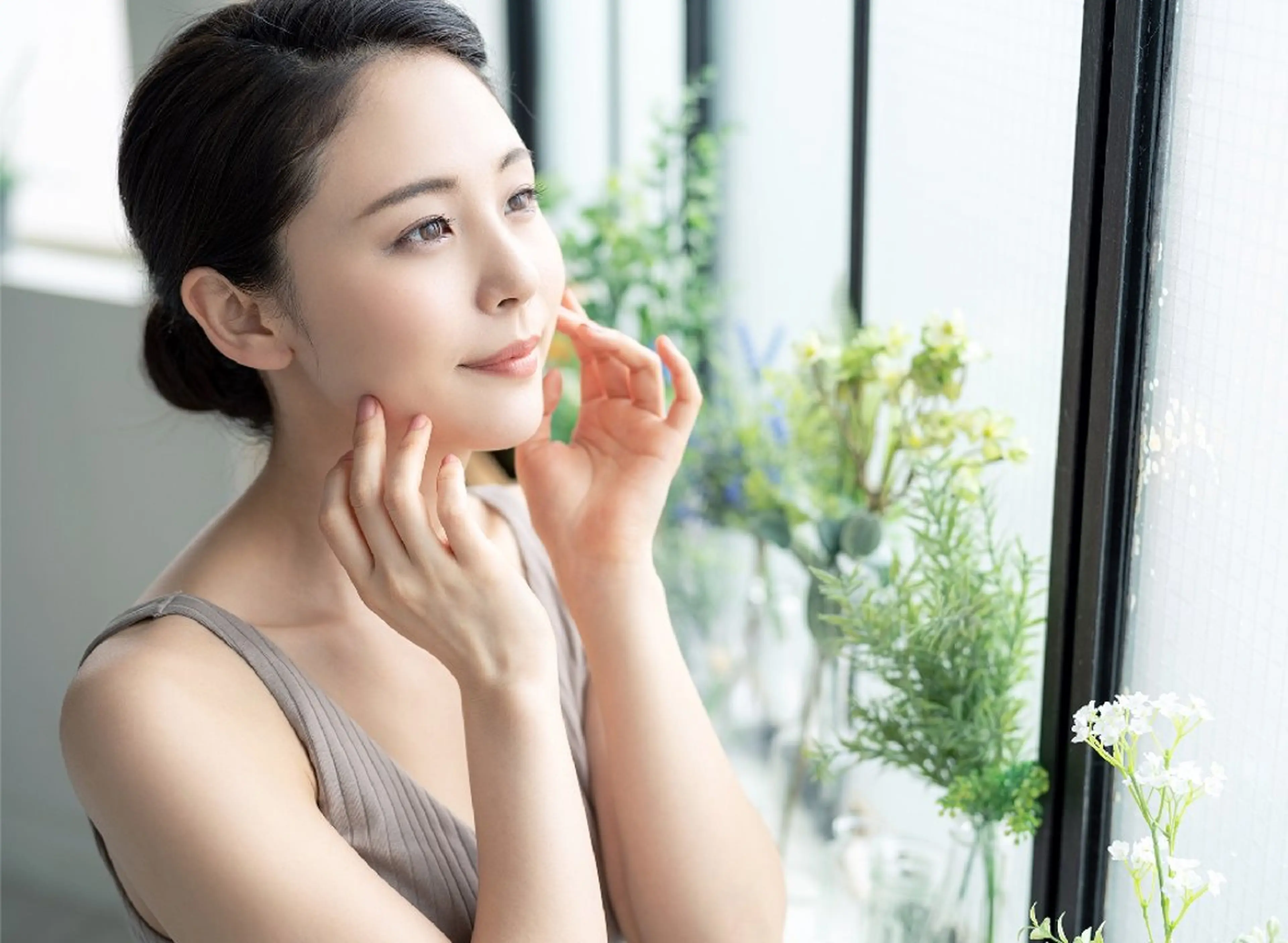 ネイル ブライダルネイル ホワイト aliaハーブ水光店 エステティシャン募集のエステ・リラクイメージ