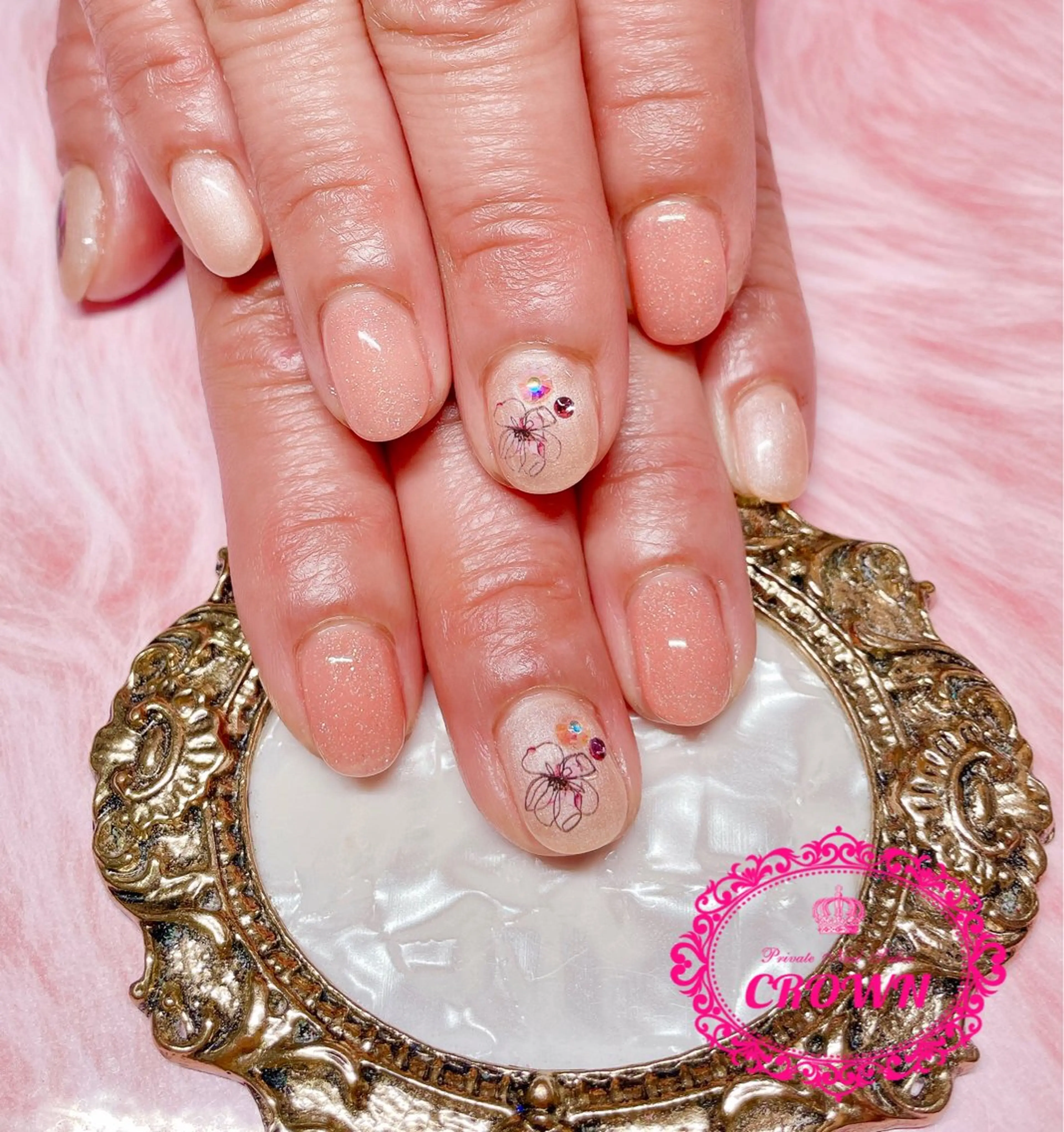 ネイル CROWN プライベートサロンのネイルデザイン