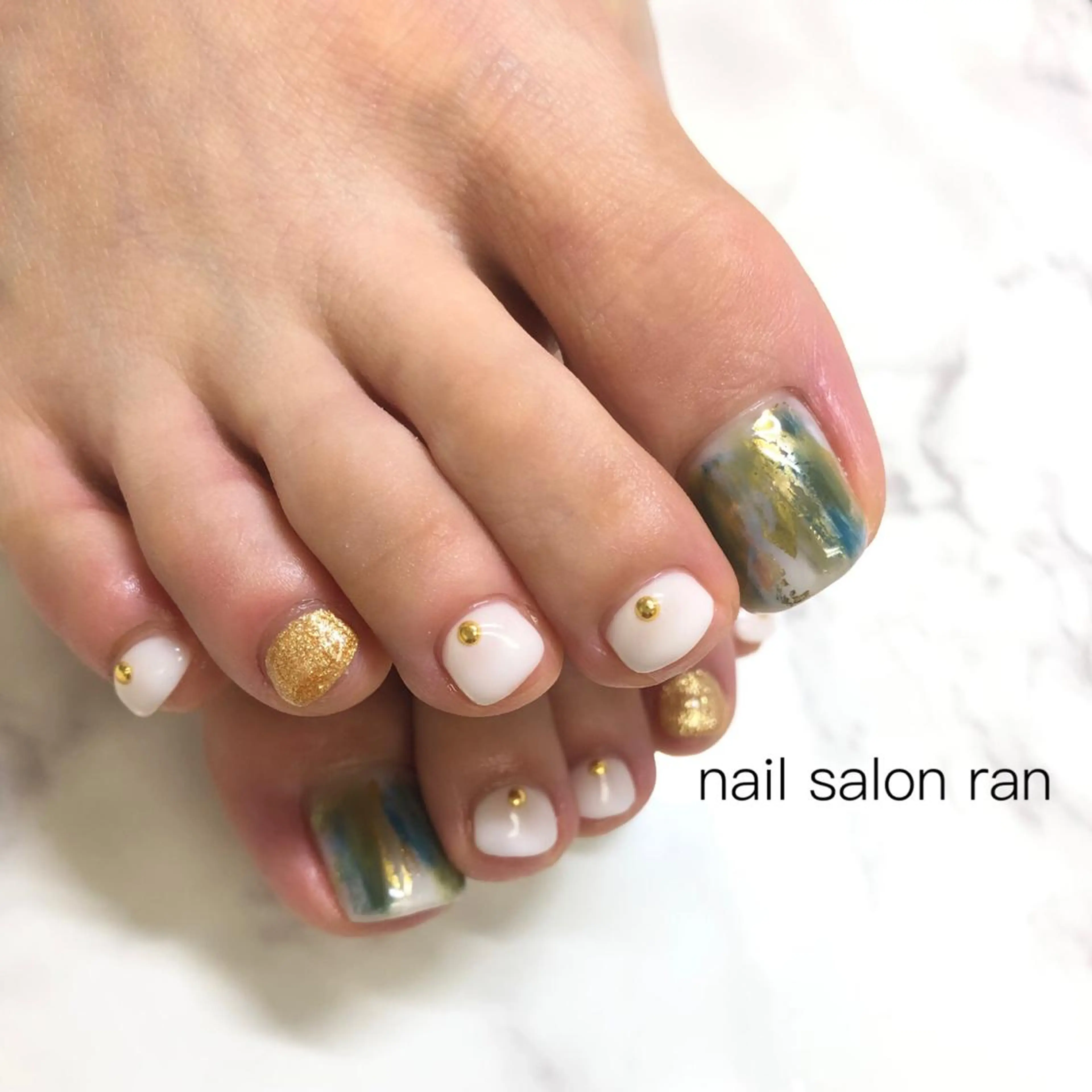 ネイル フットネイル 持ち込み フットネイル nailsalon ranのネイルデザイン