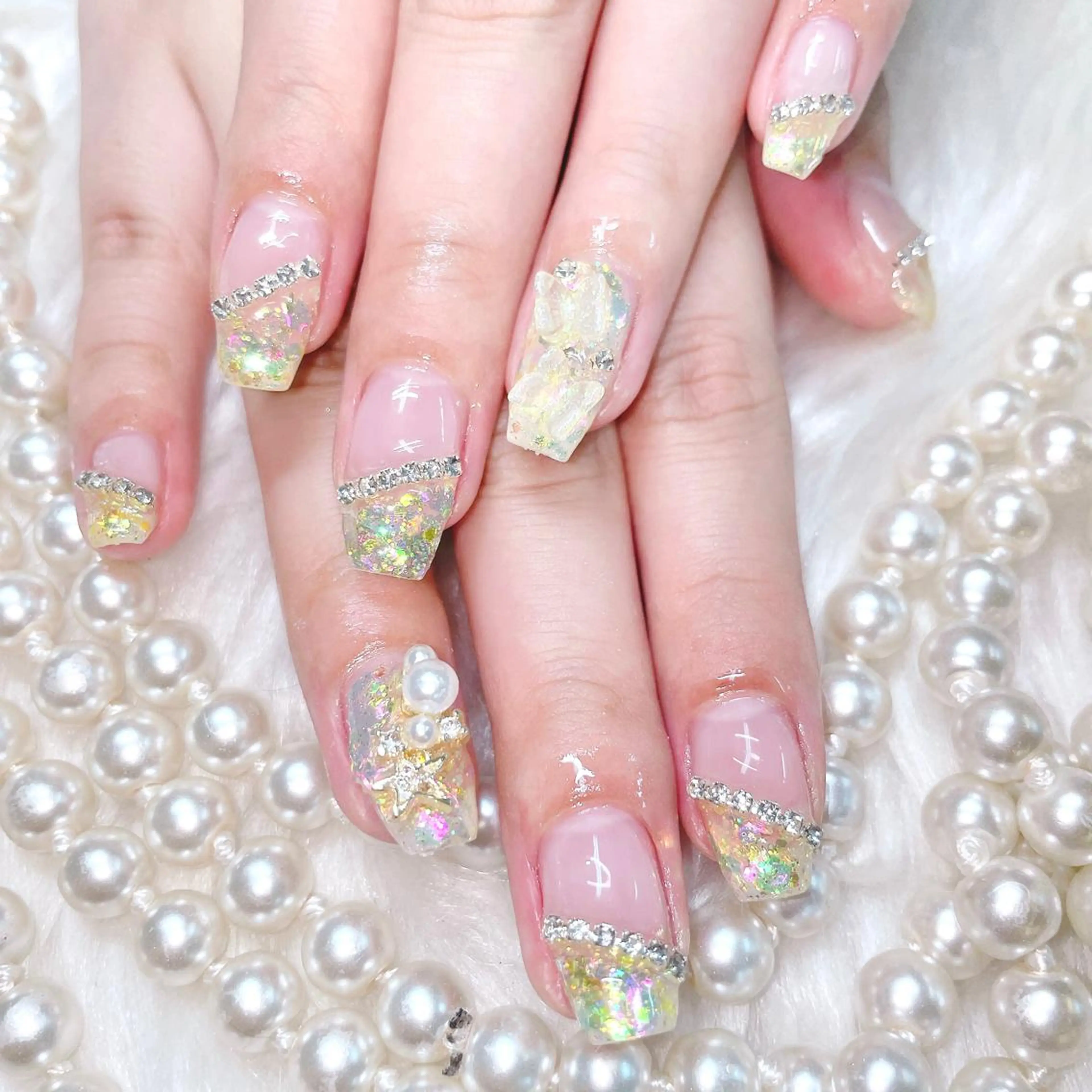 ネイル Go  Today シェアサロン 新宿Gratia店所属・杉山 栞のネイルデザイン