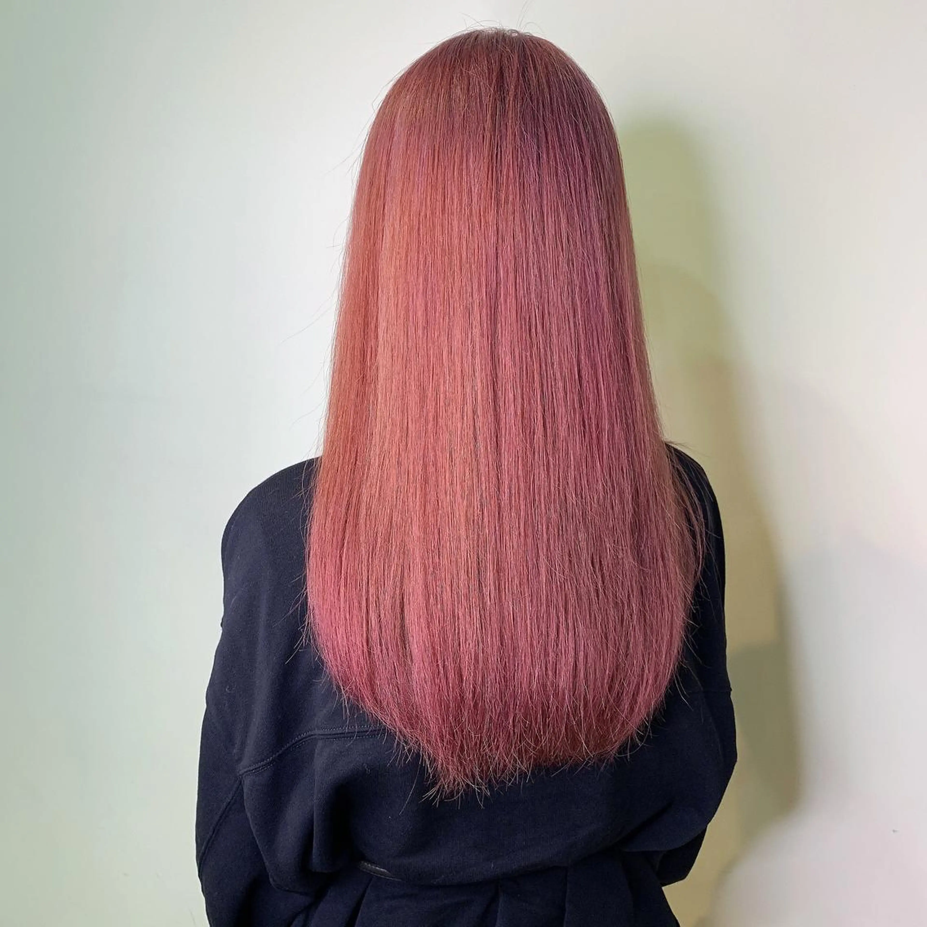 カラー ブリーチ ピンクカラー 染矢 優希のヘアスタイル