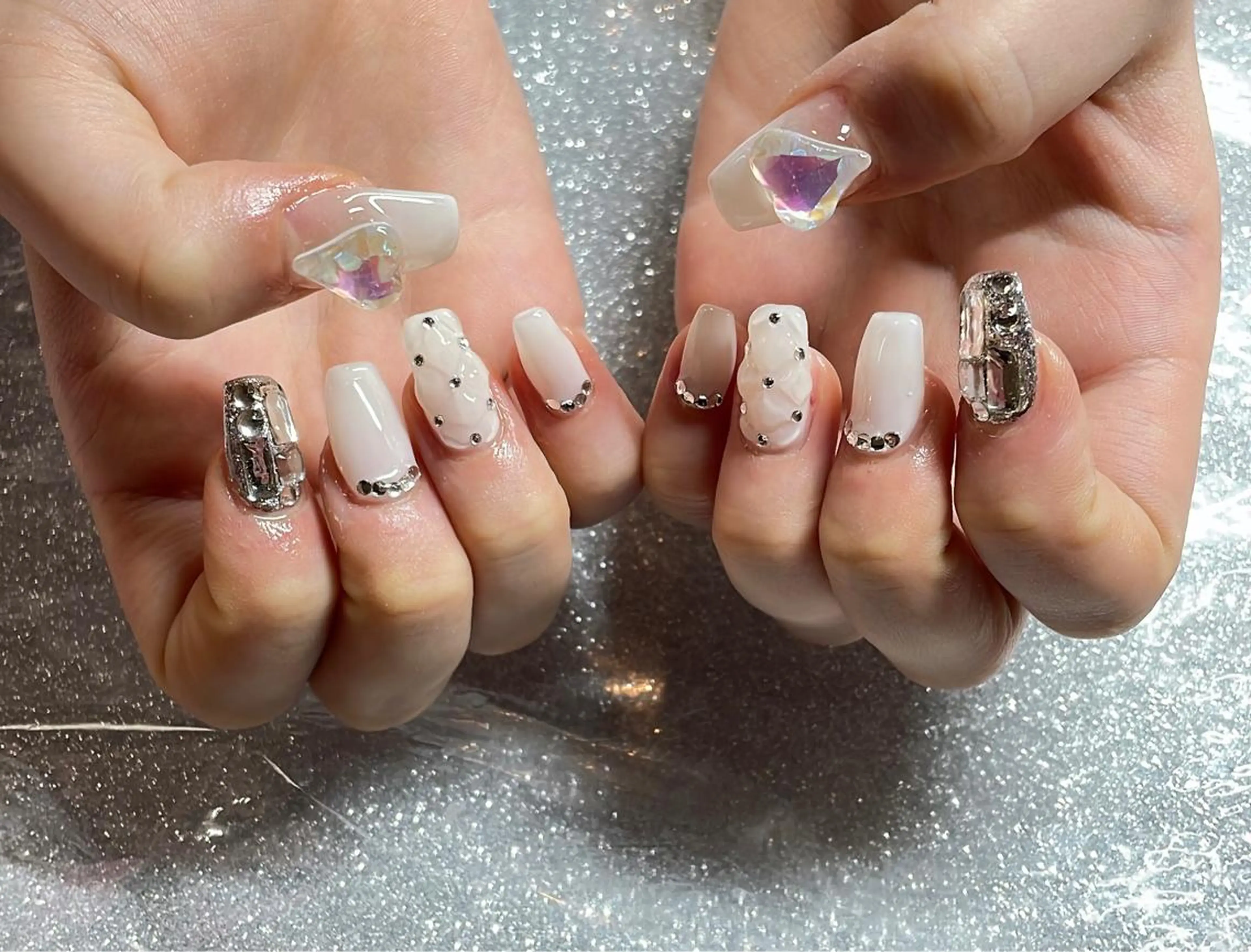 ネイル ハンドネイル VIERU 🌈🎀💖のネイルデザイン