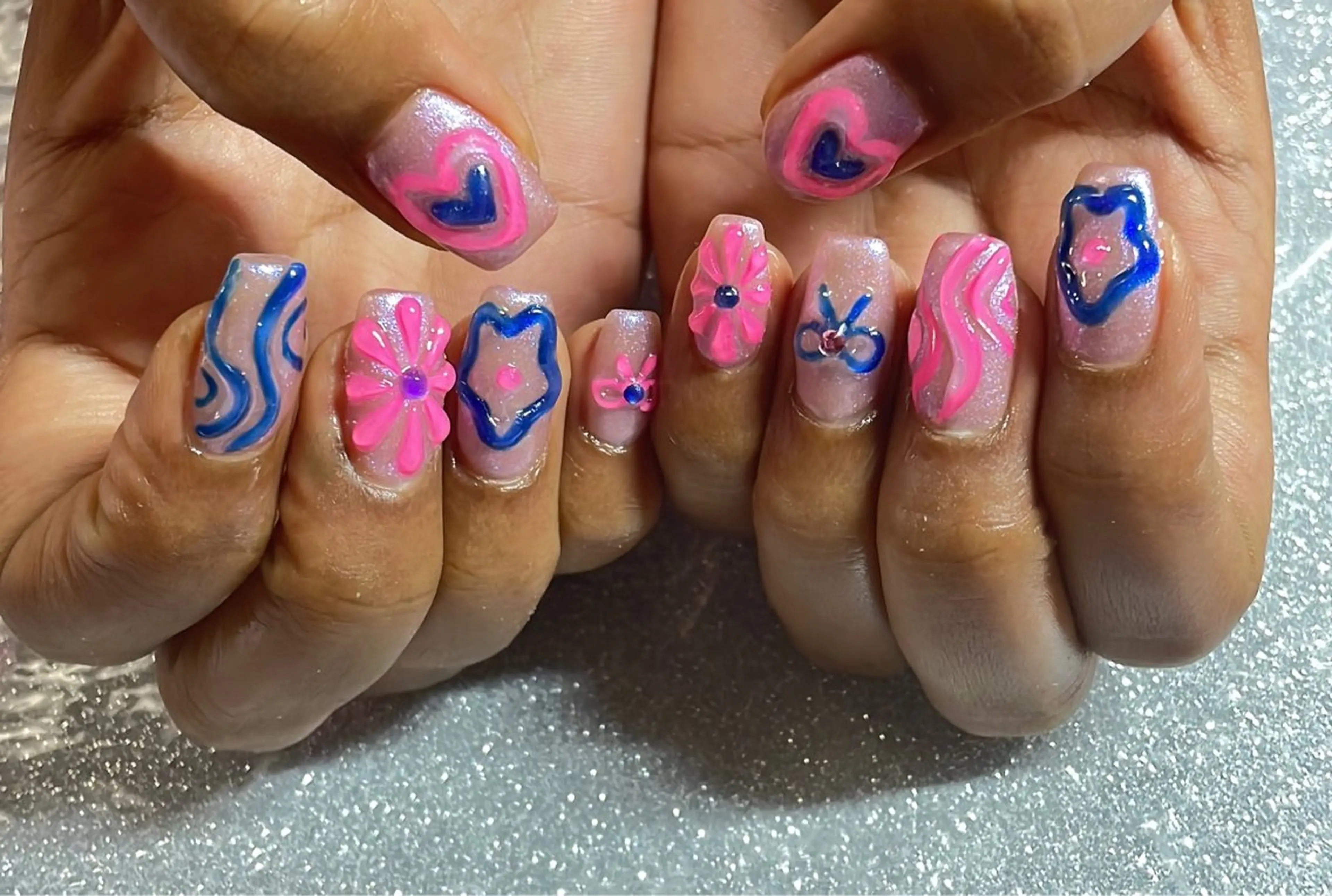 ネイル ハンドネイル VIERU 🌈🎀💖のネイルデザイン