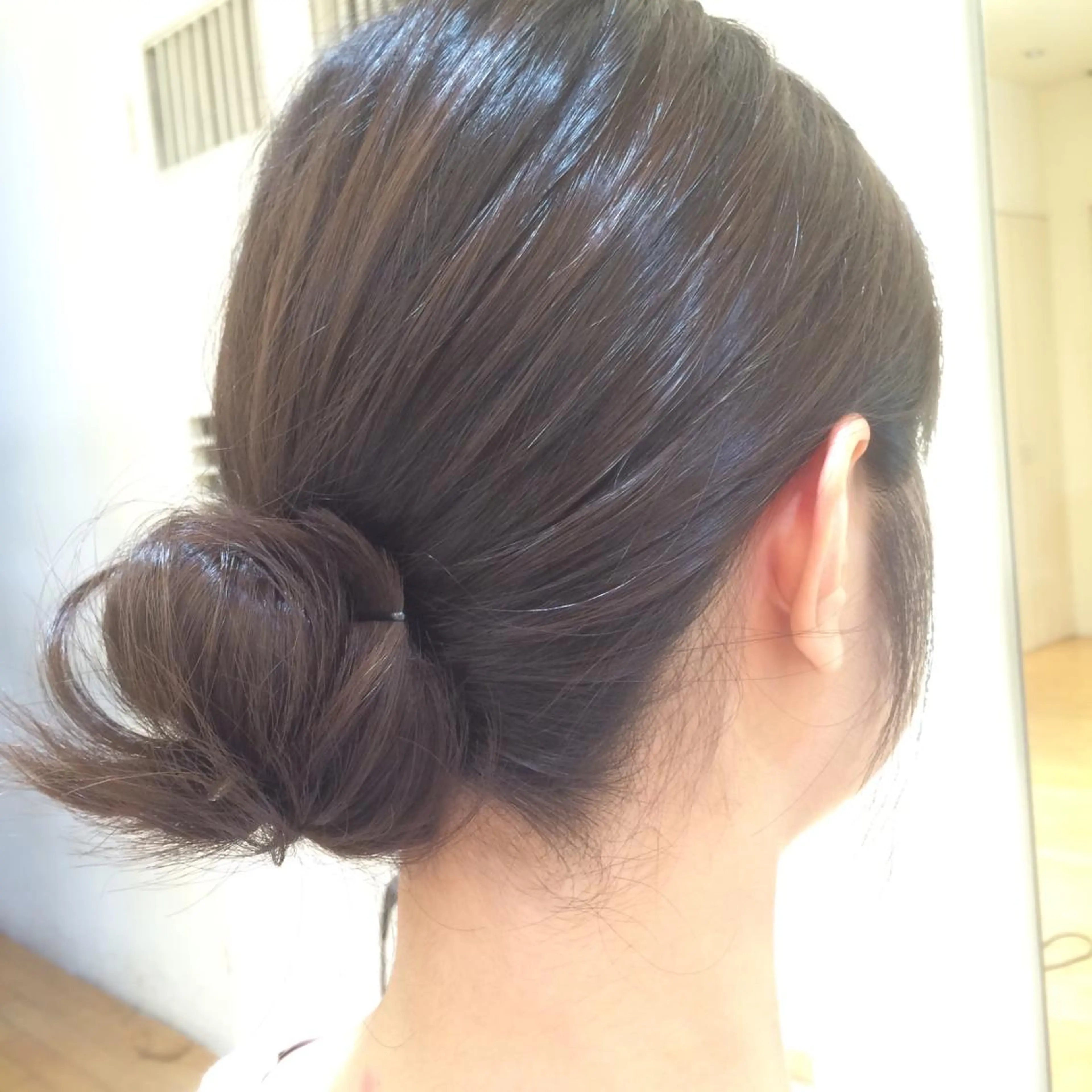 ミディアム セミロング ロング カラー ヘアアレンジ ポニーテール ブルーカラー イルミナカラー タジマ ヤスヒサのヘアスタイル