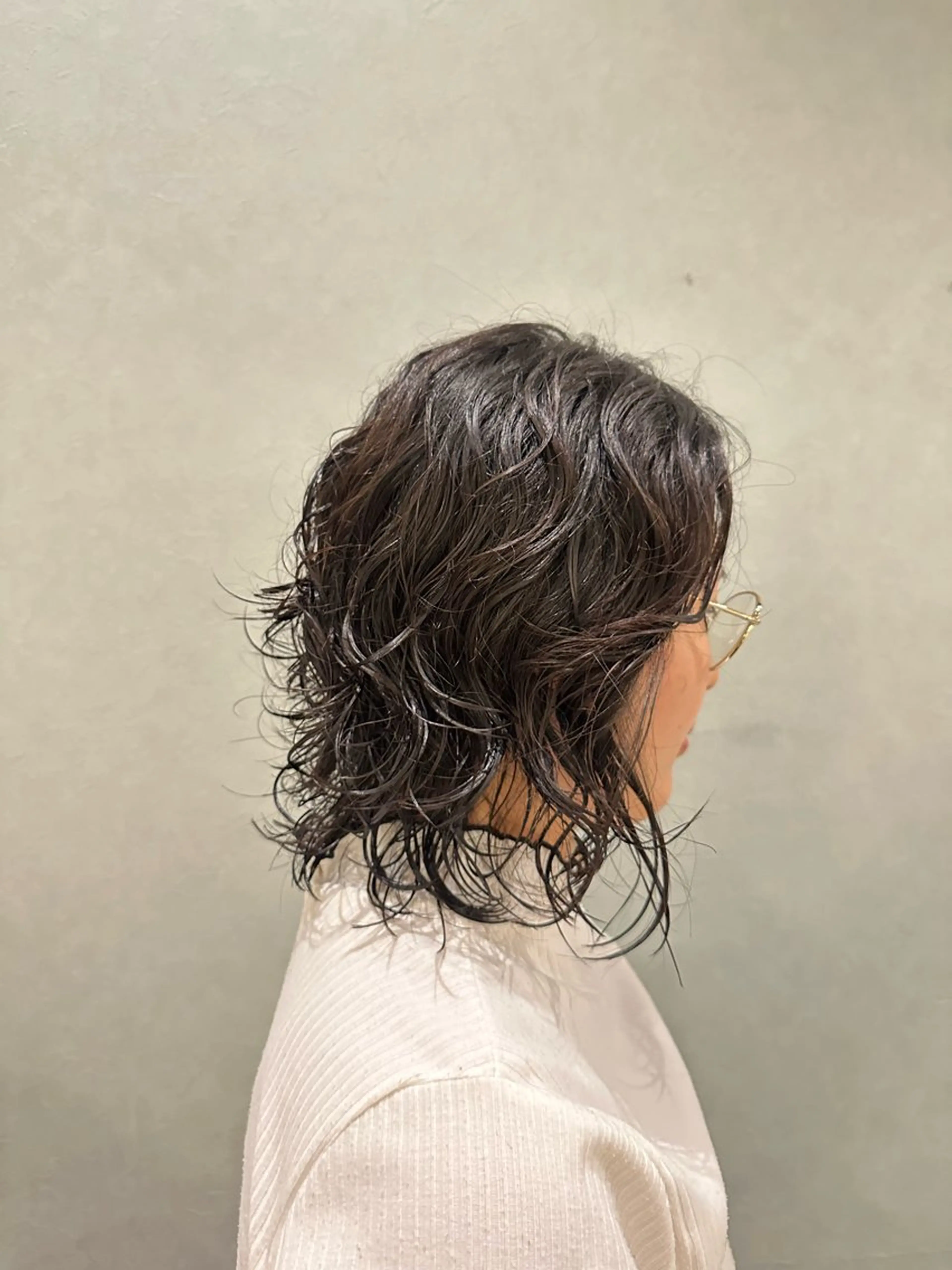 ミディアム ミディアムパーマ ハイレイヤー レイヤーカット 和泉市／mahae 吉田のヘアスタイル