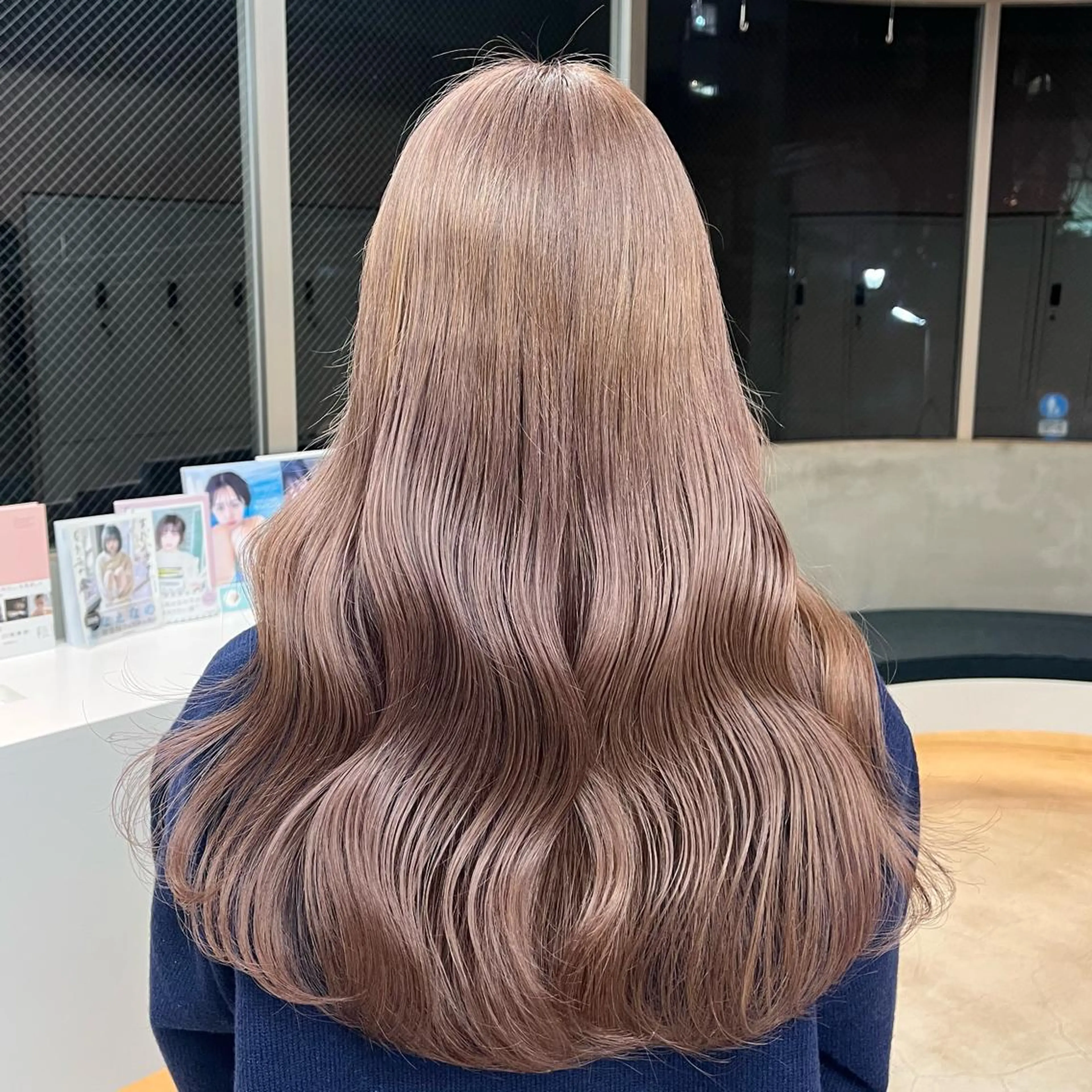 ロング カラー ベージュカラー ダブルカラー ミルクティーベージュ ayaka♡ 柔らかカラーのヘアスタイル