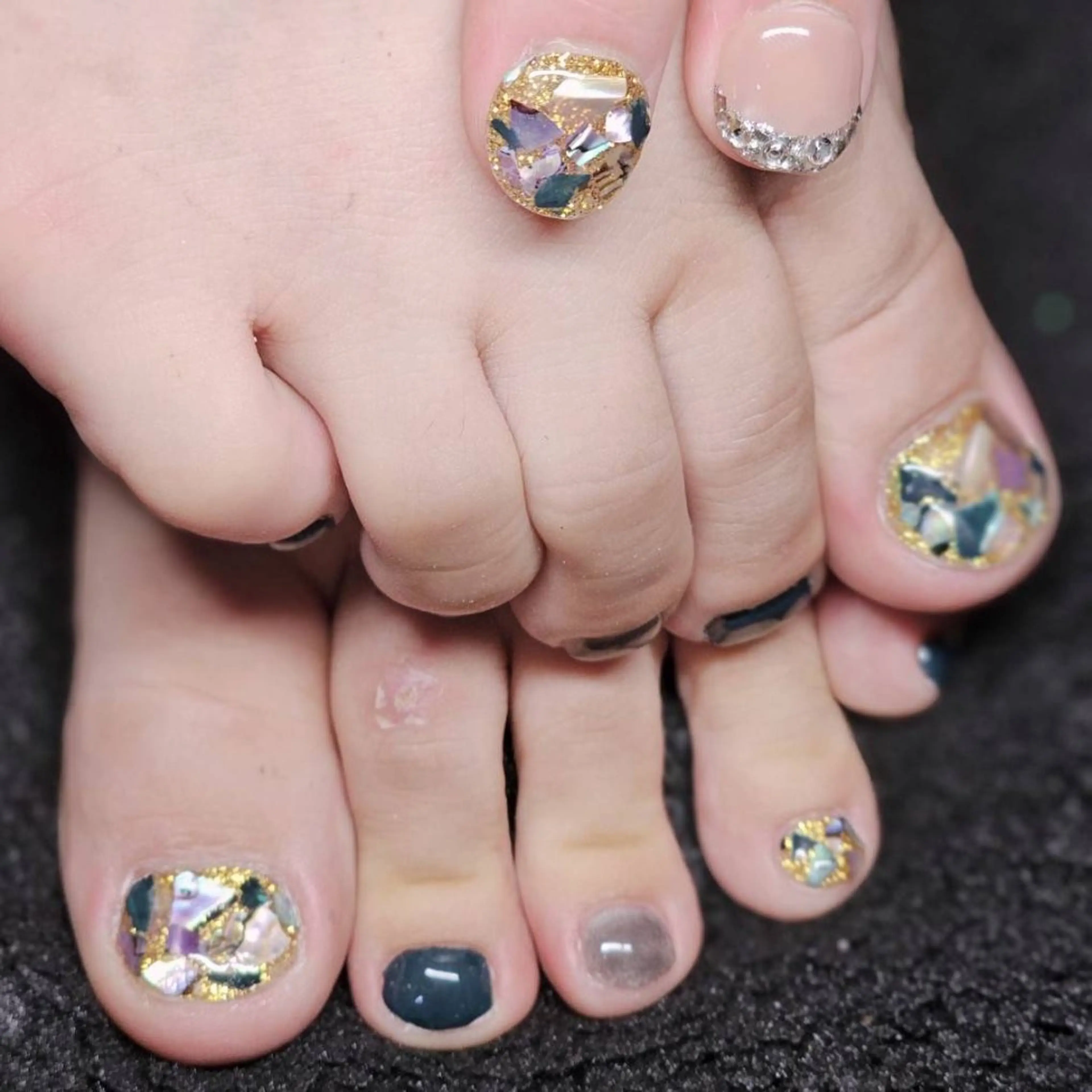 ネイル ゴールド グリーン キラキラネイル ラメ(グリッター) マグネットネイル よしだ ひろきのネイルデザイン