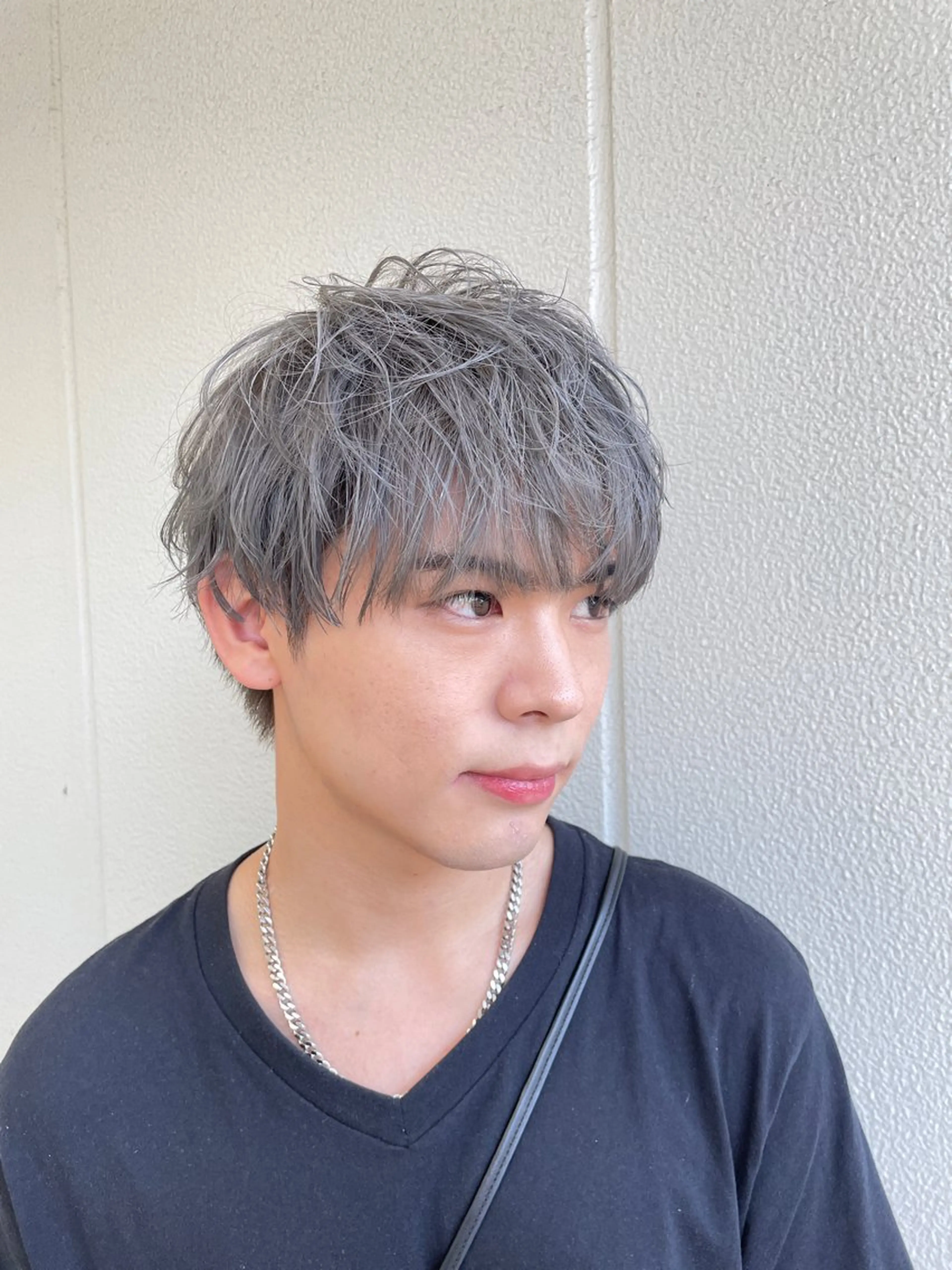 ショート カラー ヘアアレンジ メンズ メンズハイトーン ハイトーンカラー シルバー カット ヘアカラー トリートメント ヘアセット 艶髪✨寒色カラー✨ 翁長孝輔のヘアスタイル