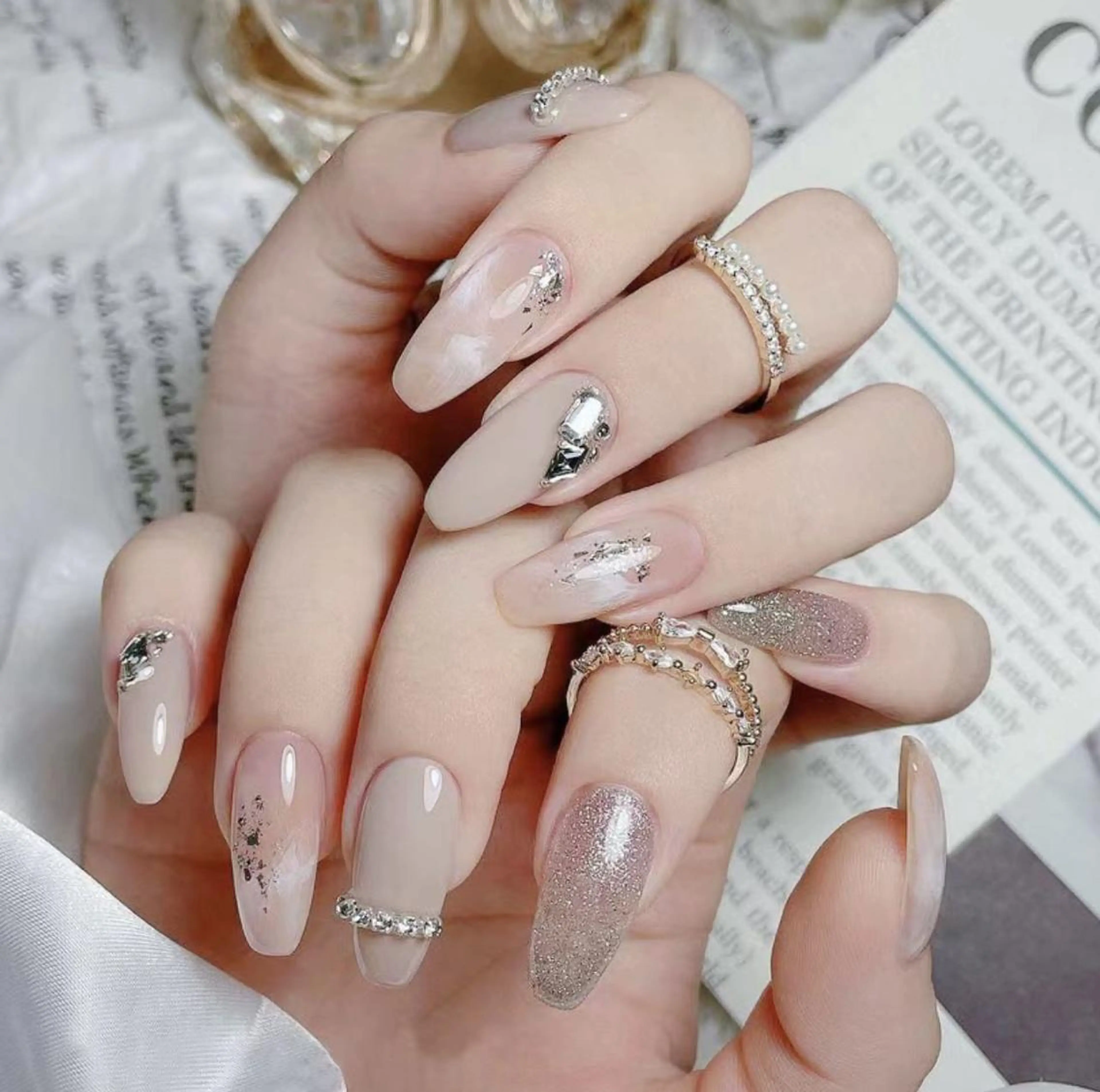 ネイル アートネイル 長さ出し ネイルチップ Queens momoのネイルデザイン