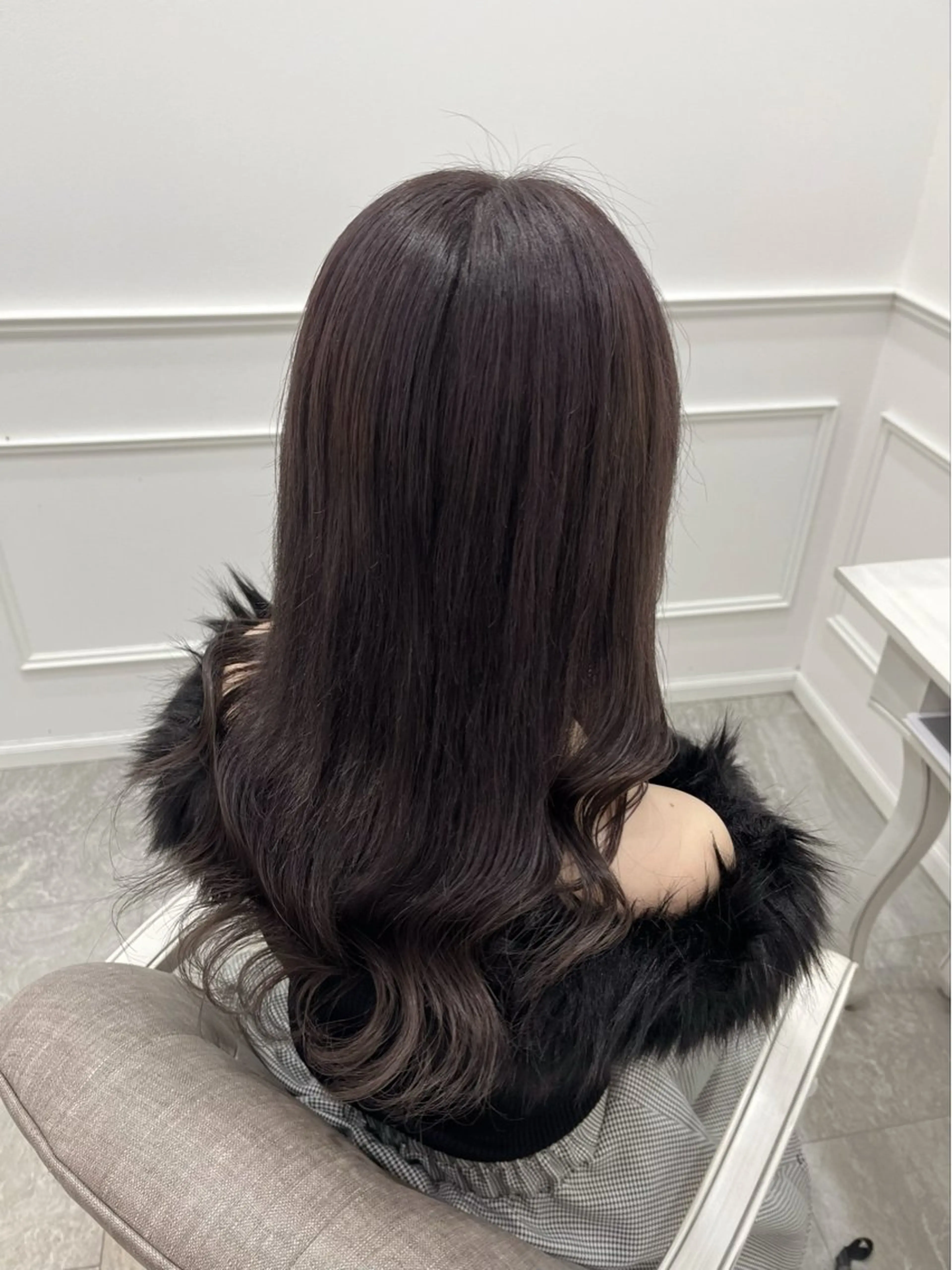 ロング カラー 新井 凪のヘアスタイル