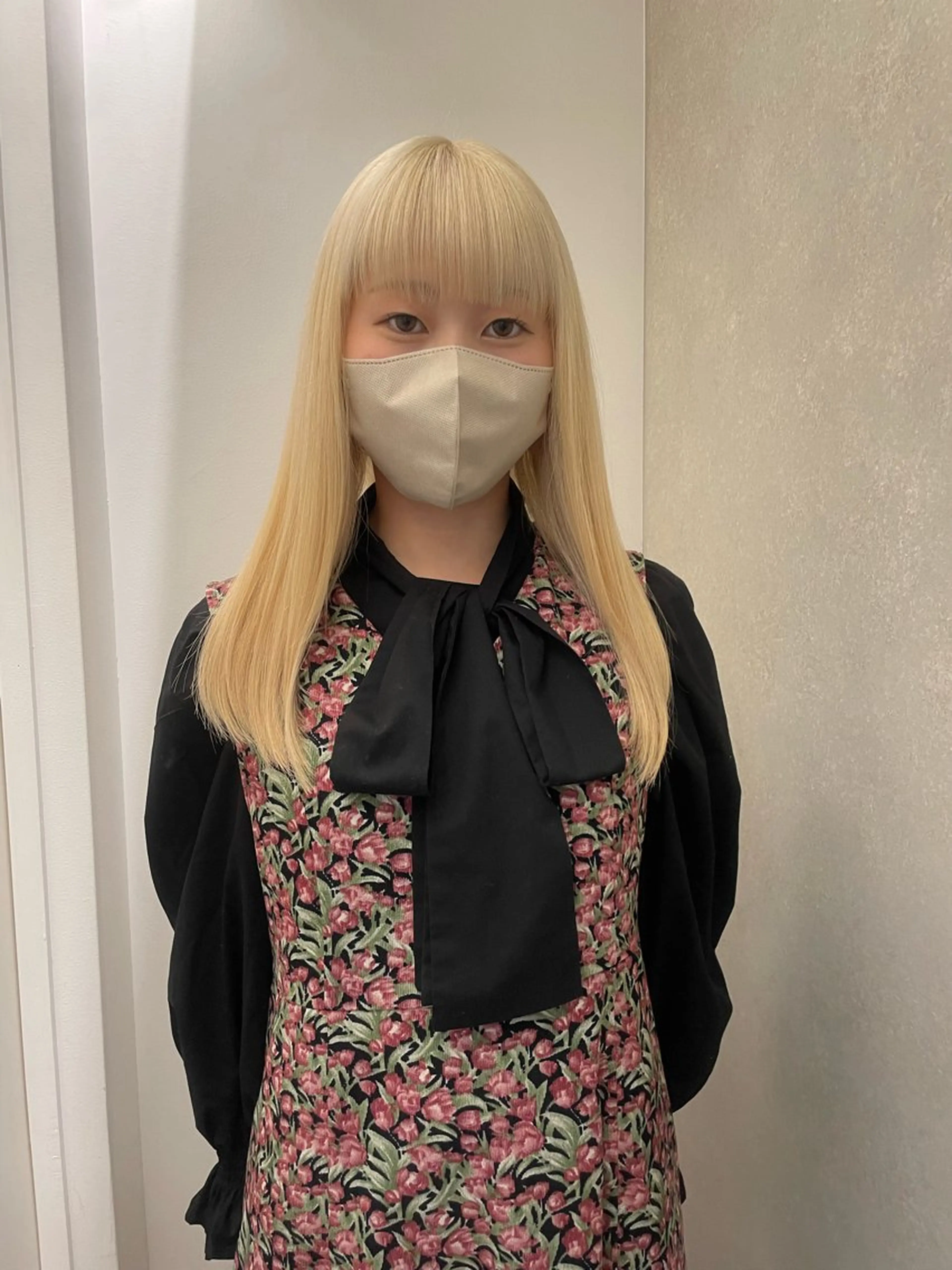 カラー ヘアカラー 🎀ボブ＋ハイトーン シュカ👶🏻のヘアスタイル