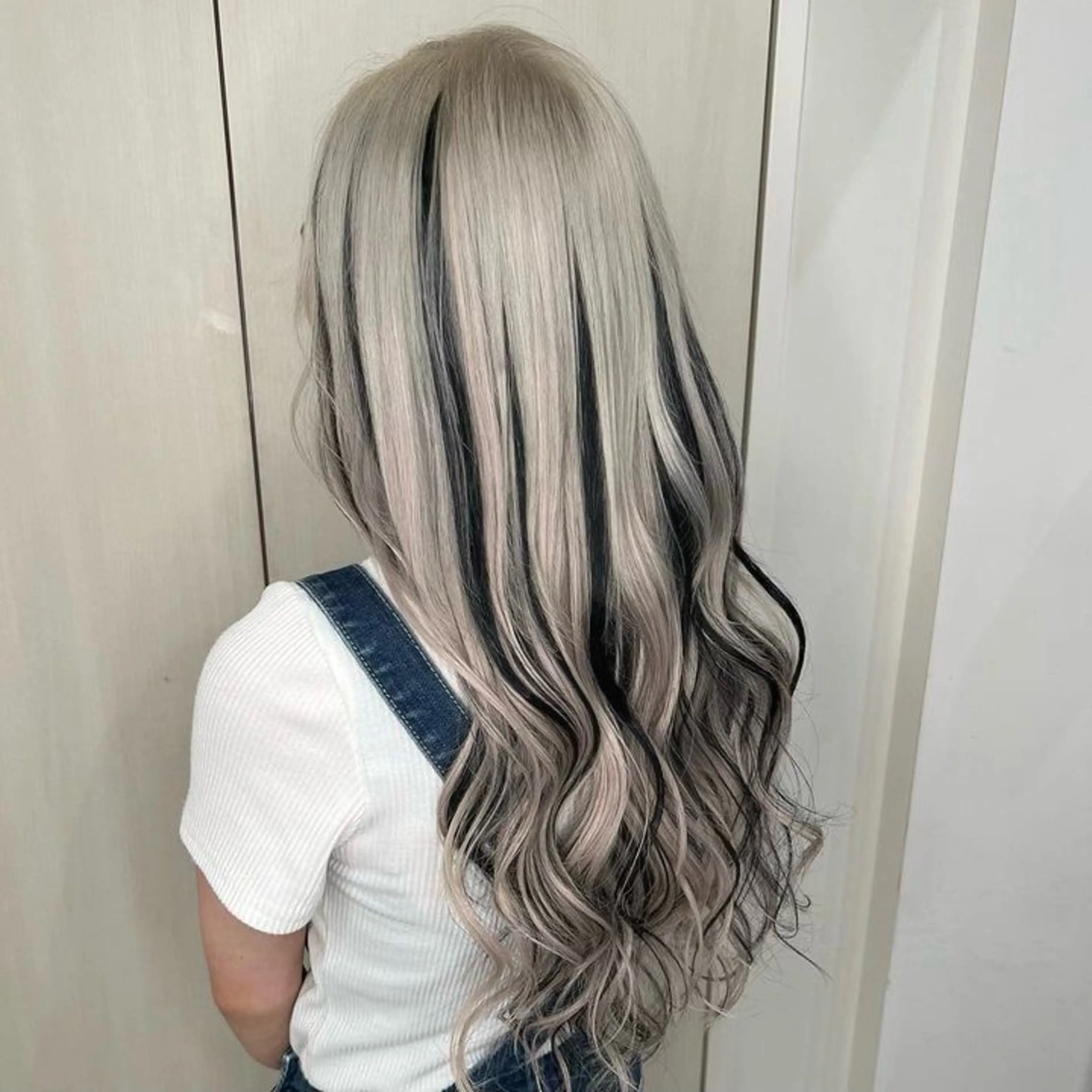 ロング カラー メッシュ ヘアカラー エクステ 🦋エクステ🦋 TOMOKAのヘアスタイル