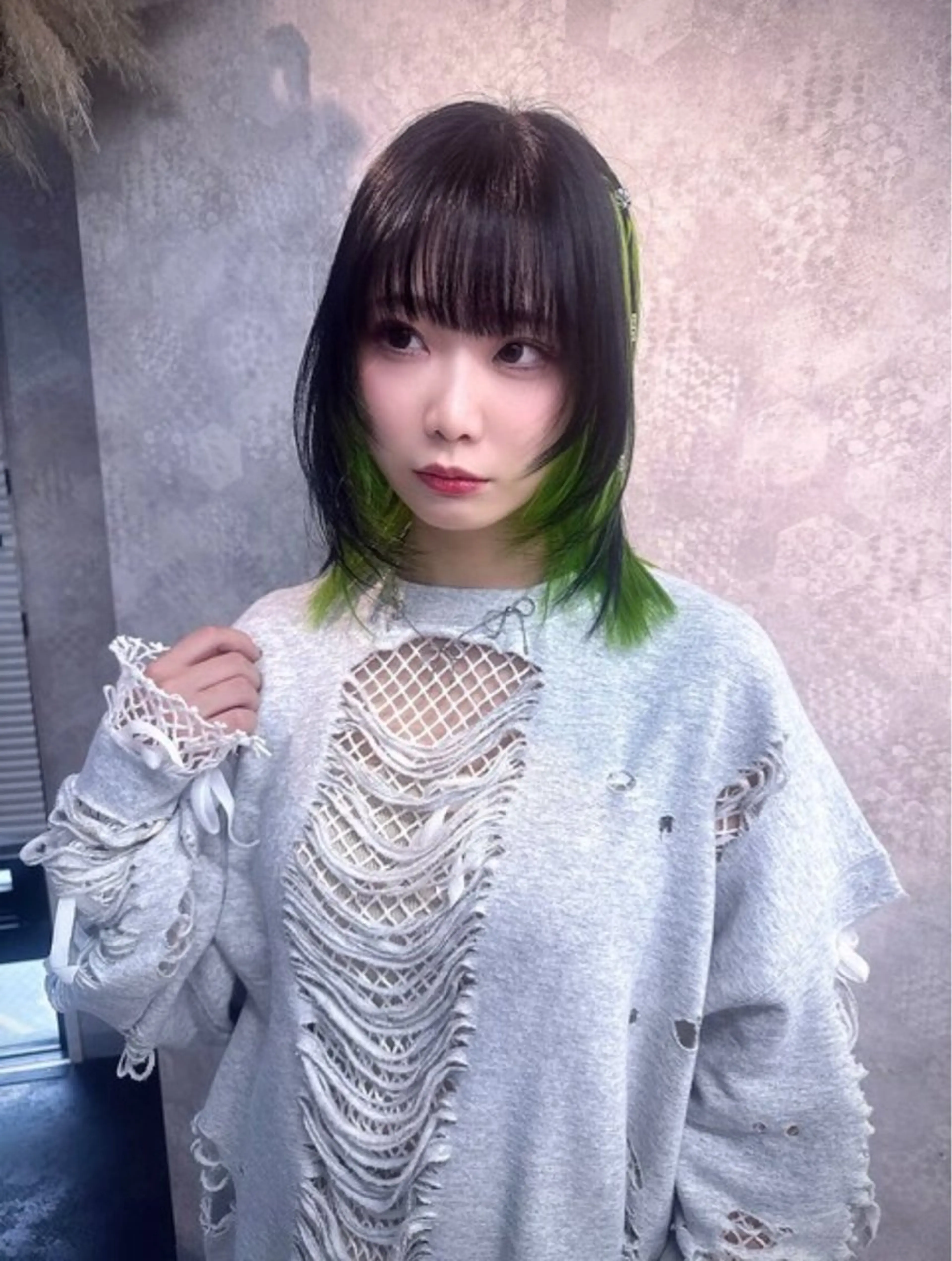 ミディアム カラー アッシュ アッシュグレー ベージュカラー ブリーチ ブロンド カット ヘアカラー トリートメント 【美髪ハイトーン】 髪質改善/大和🎀のヘアスタイル