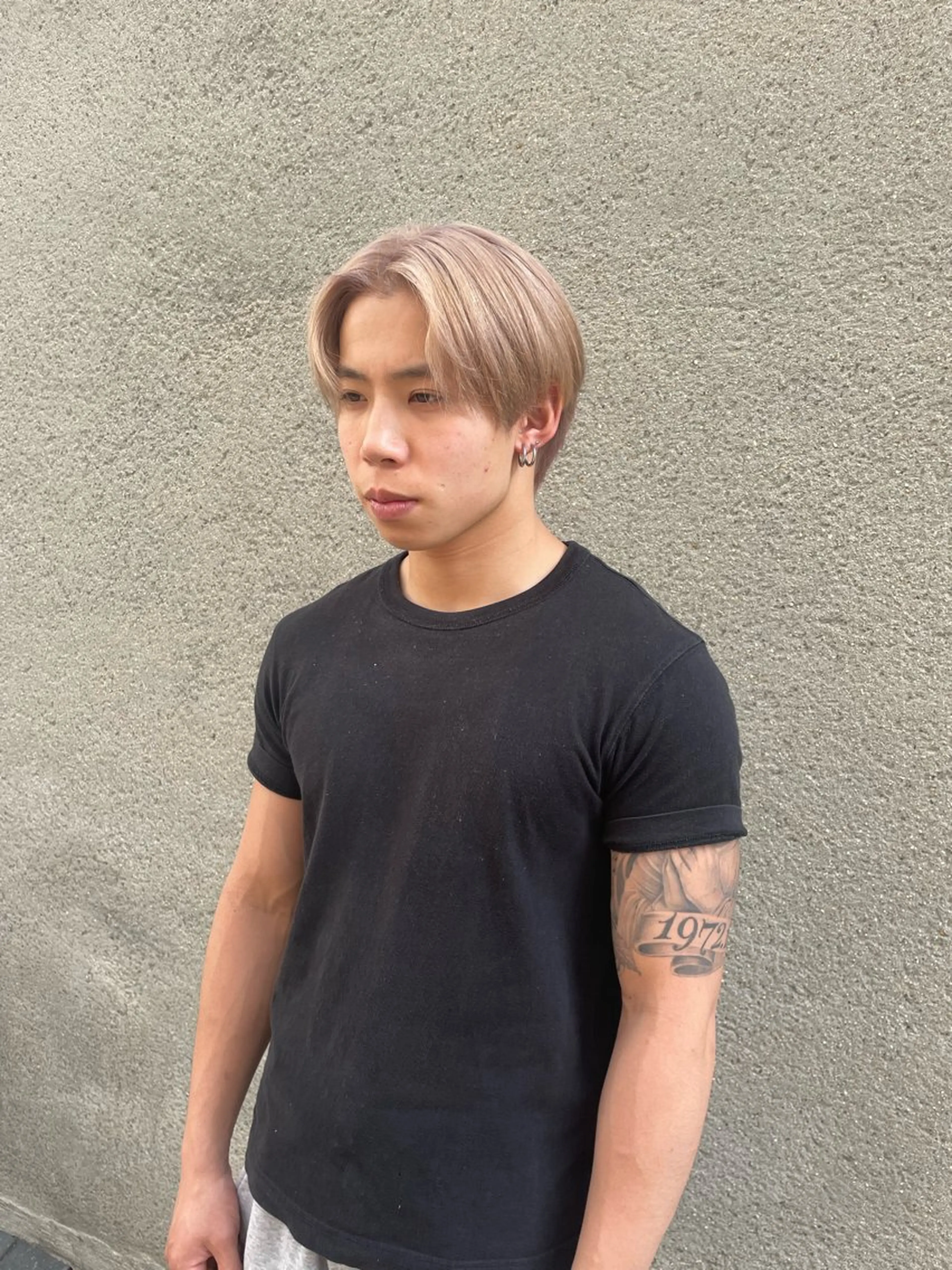 カラー メンズ メンズブリーチ メンズパーマ ベージュカラー ブリーチ ダブルカラー 慎太朗/パーマ/ボブ /センターパートのヘアスタイル