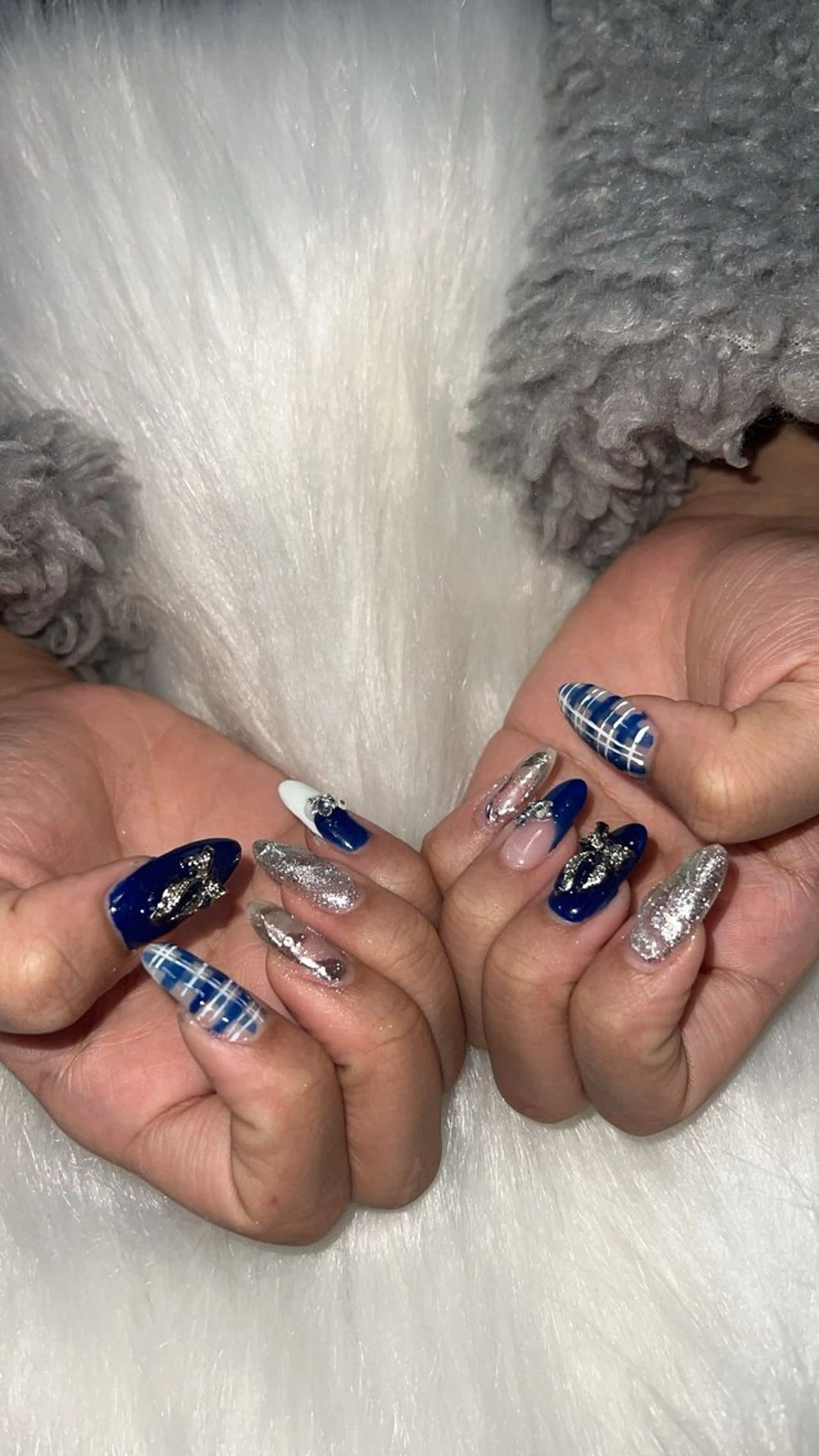 ネイル OPHELIA 𓃛のネイルデザイン