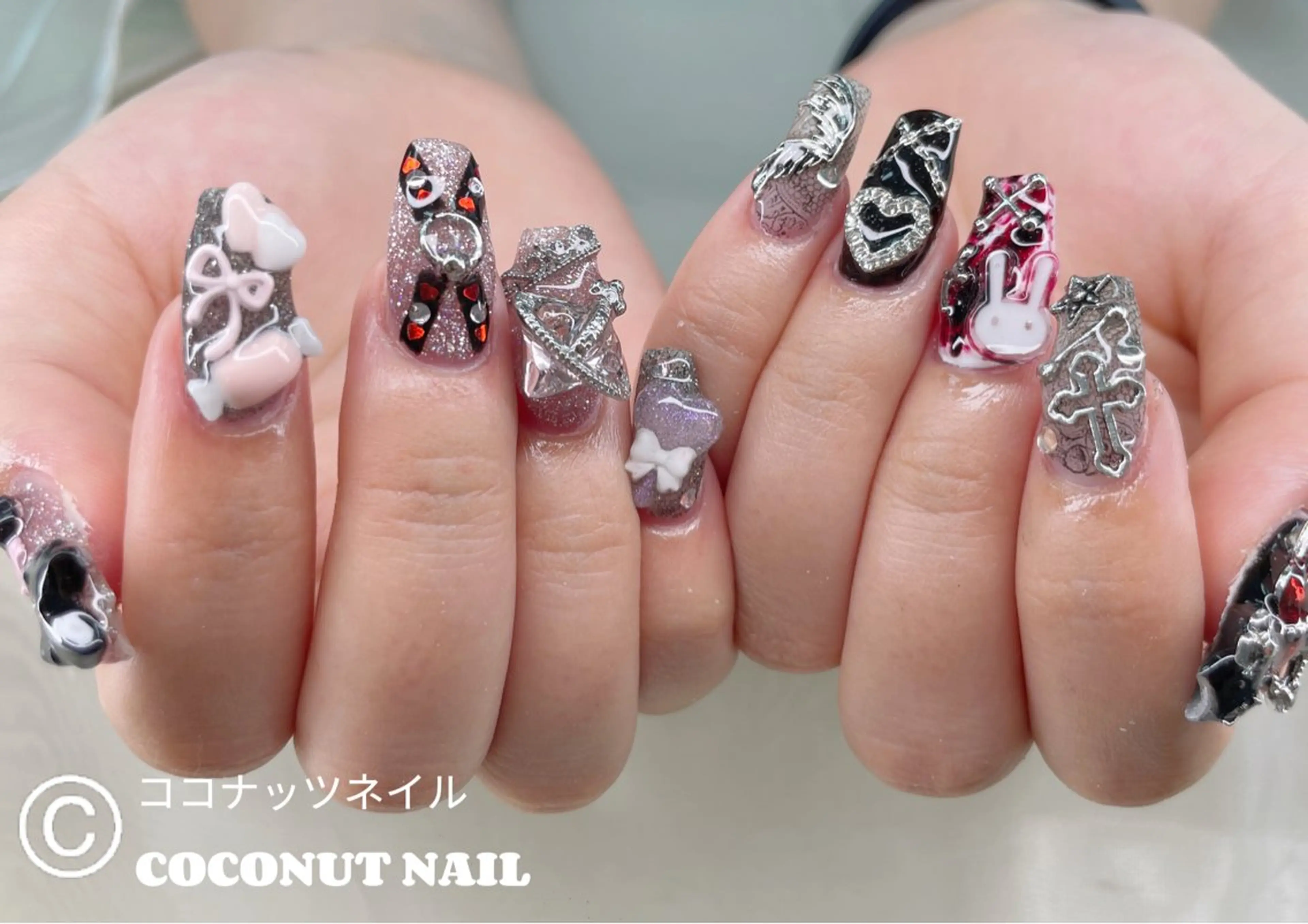 ネイル べっ甲ネイル フレンチネイル キラキラネイル マグネットネイル 大理石ネイル(マーブル) ハンドネイル 神田 ココナッツのネイルデザイン