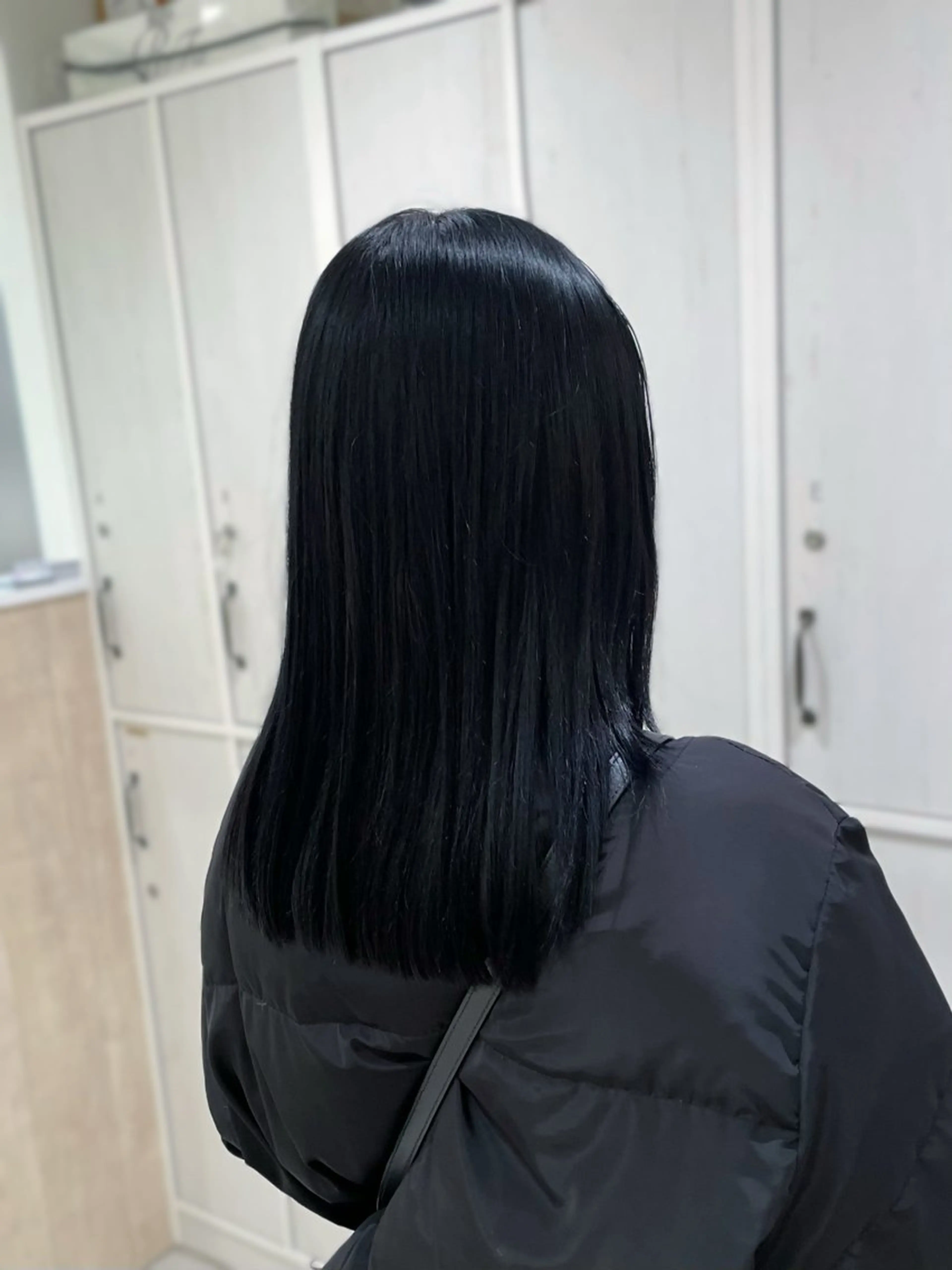 セミロング カラー 黒髪 ブルーカラー ブルーブラック ヘアカラー かずや🍀/髪質改善 /艶髪カラー/眉毛のヘアスタイル