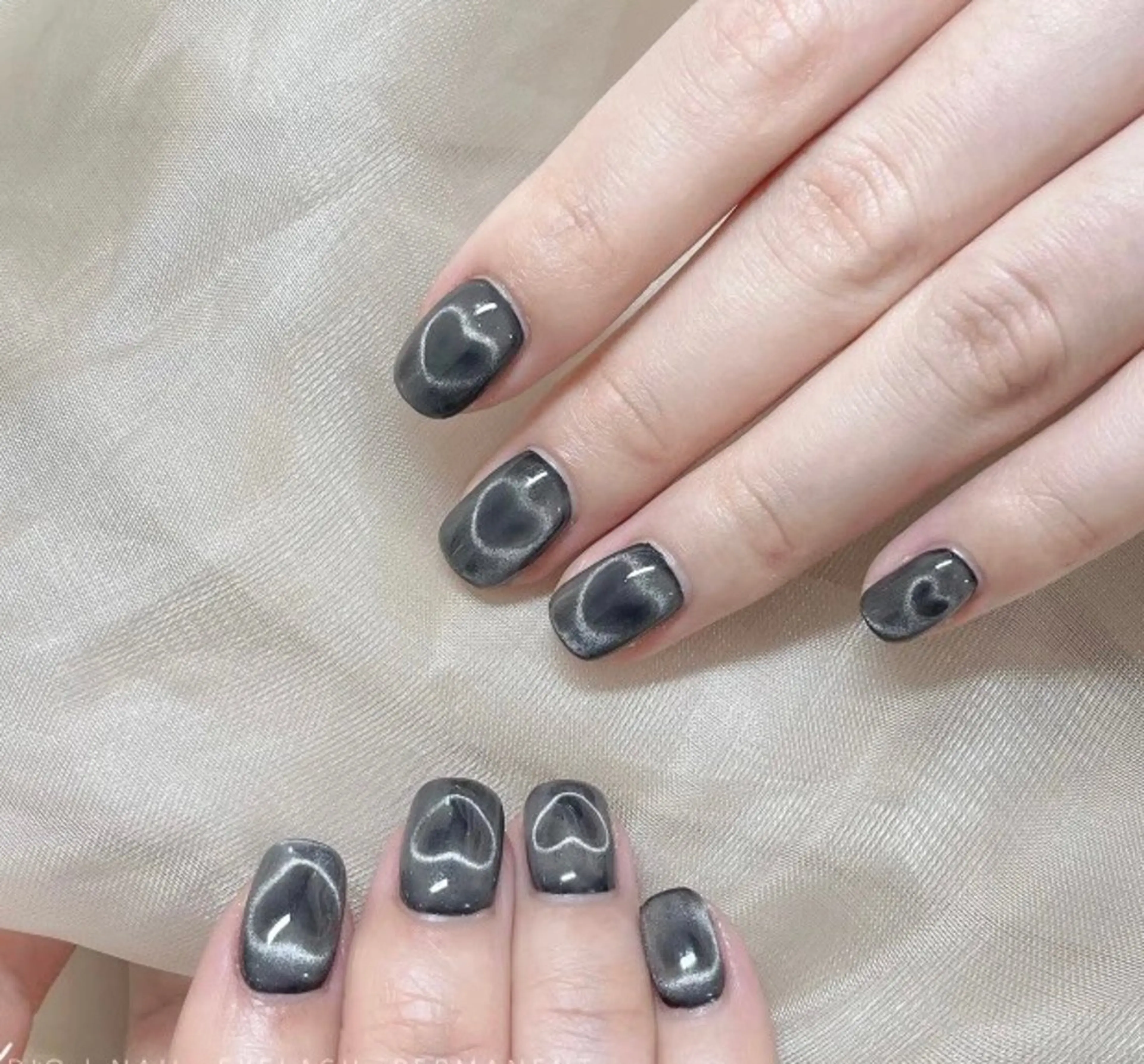 ネイル ハート マグネットネイル リボン、ガーリー パーツ放題専門店のネイルデザイン