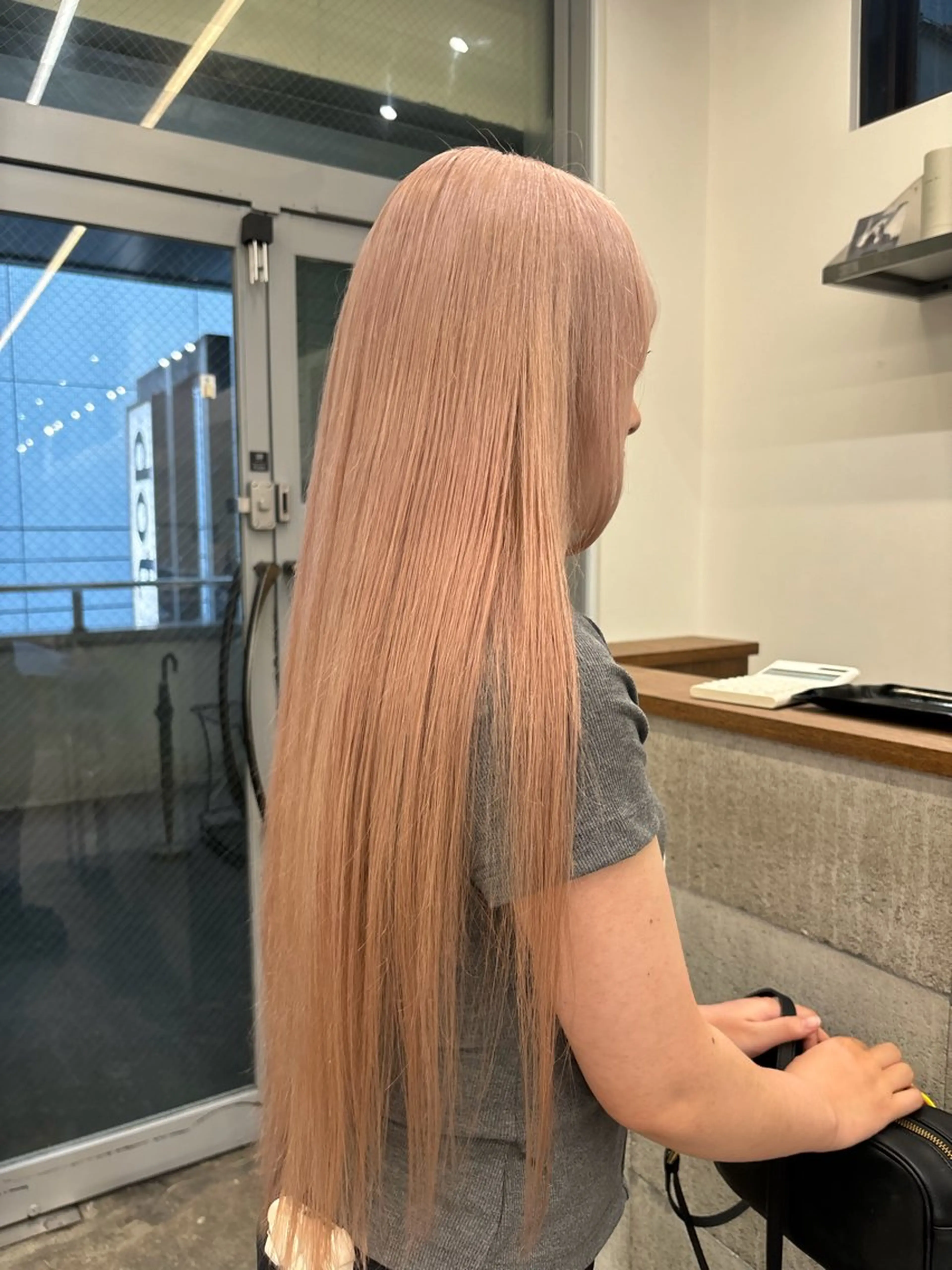 ロング カラー ヘアカラー ハイトーンカラー🐬 えりかのヘアスタイル