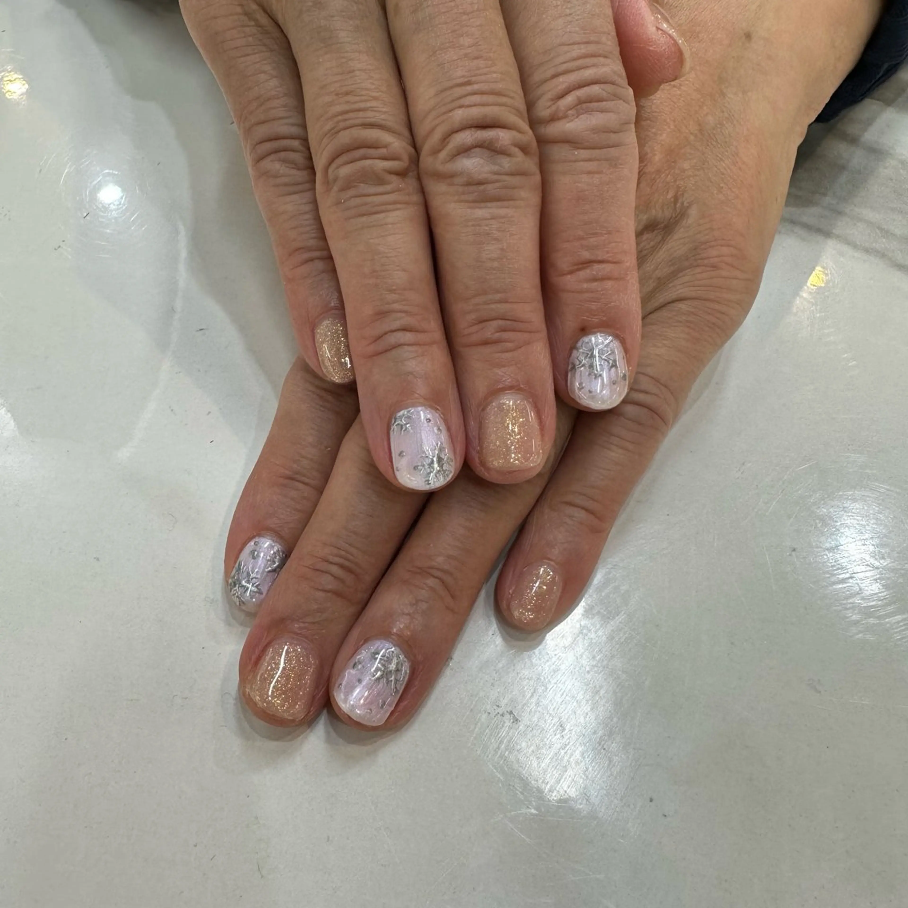 ネイル 粟野 裕稀のヘアスタイル