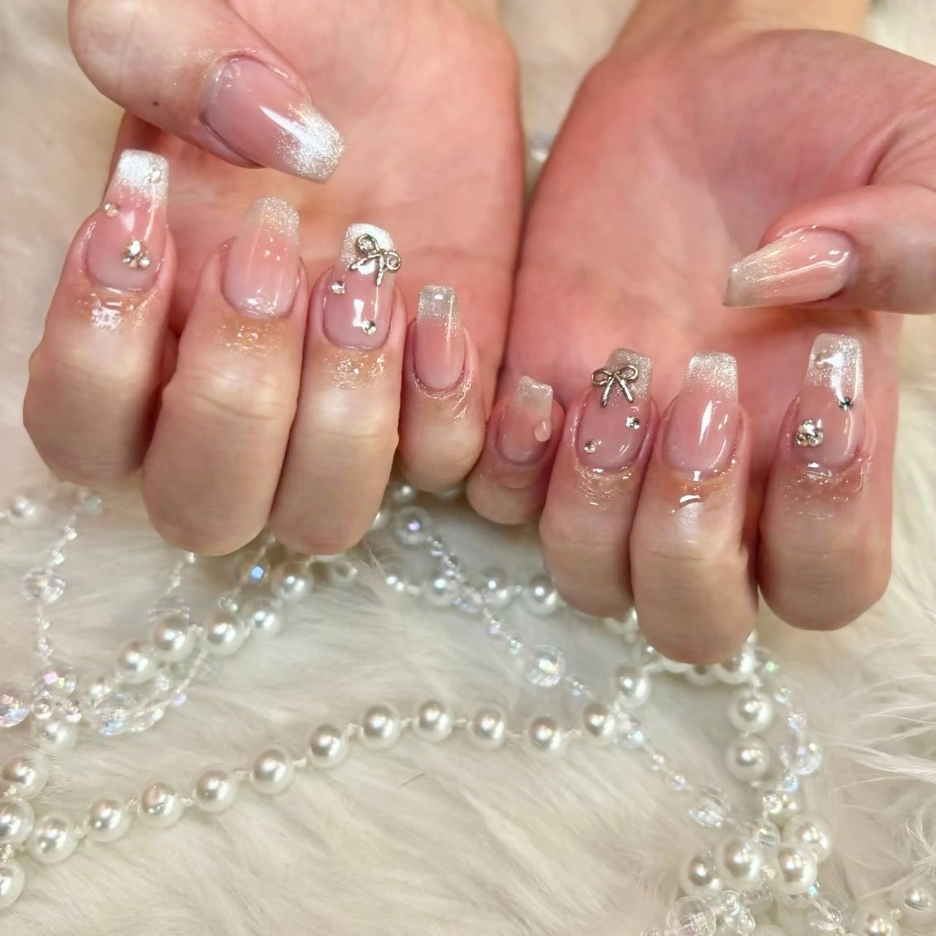 【自爪】マグネット+チークネイル（ベースカラー込み）💕小ストーン10粒orパーツ2粒付き✨🎀の写真