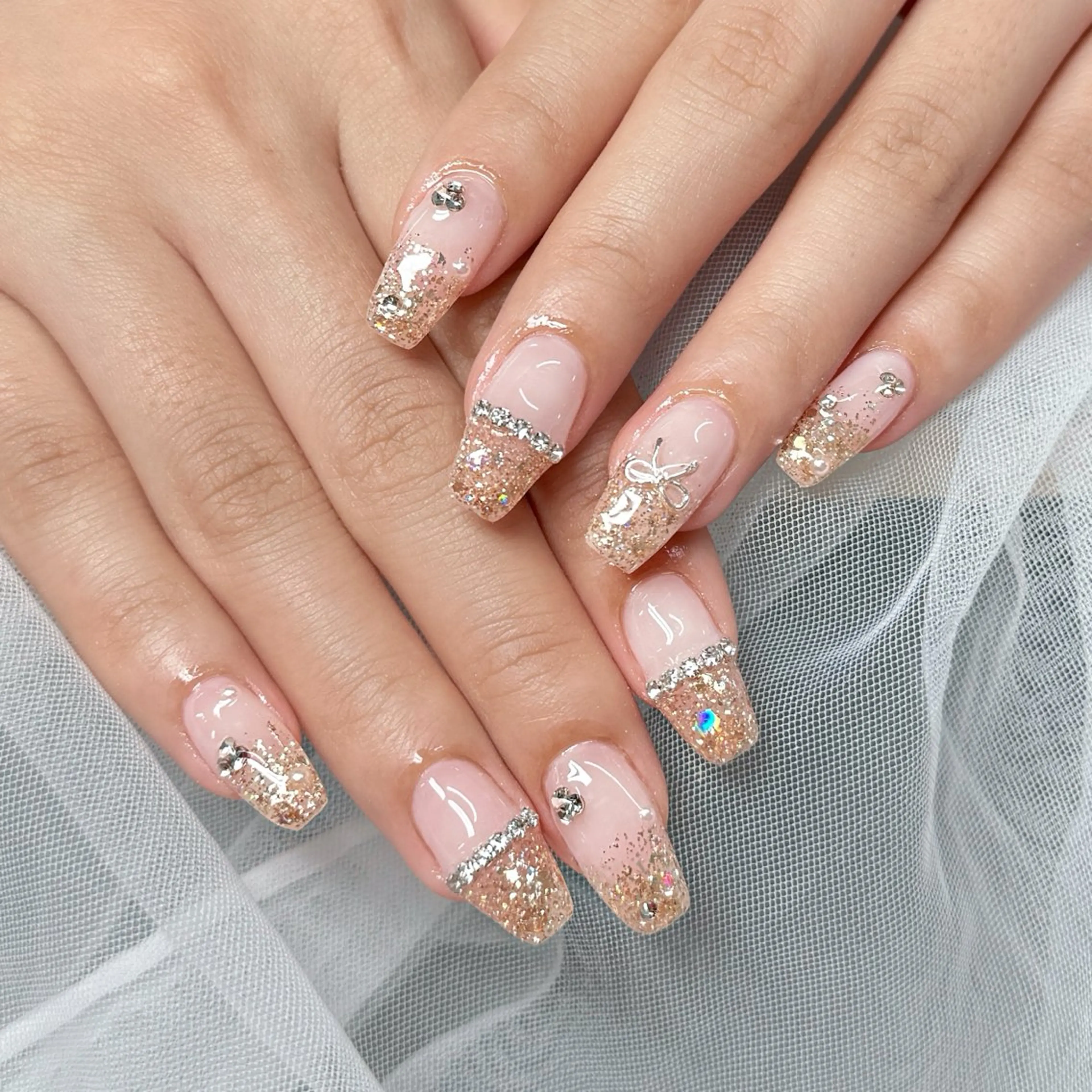 ネイル オーロラネイル 長さ出し フレンチネイル ジェルネイル ガラスフレンチ ハンドネイル Rela・S NAILのネイルデザイン