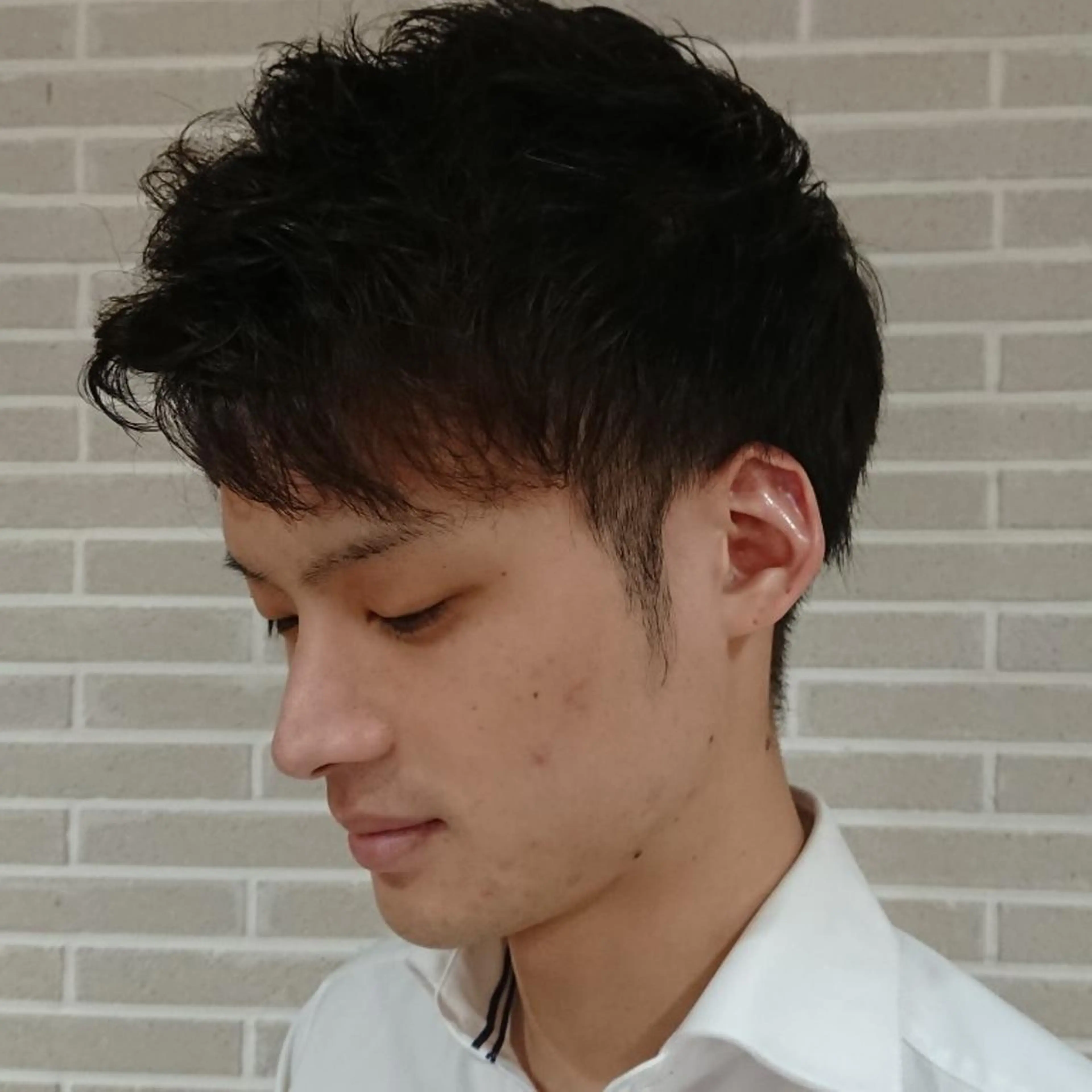 メンズ カット パーマ ブリーチ/ヘアケア/ 艶髪/イギチハルのヘアスタイル