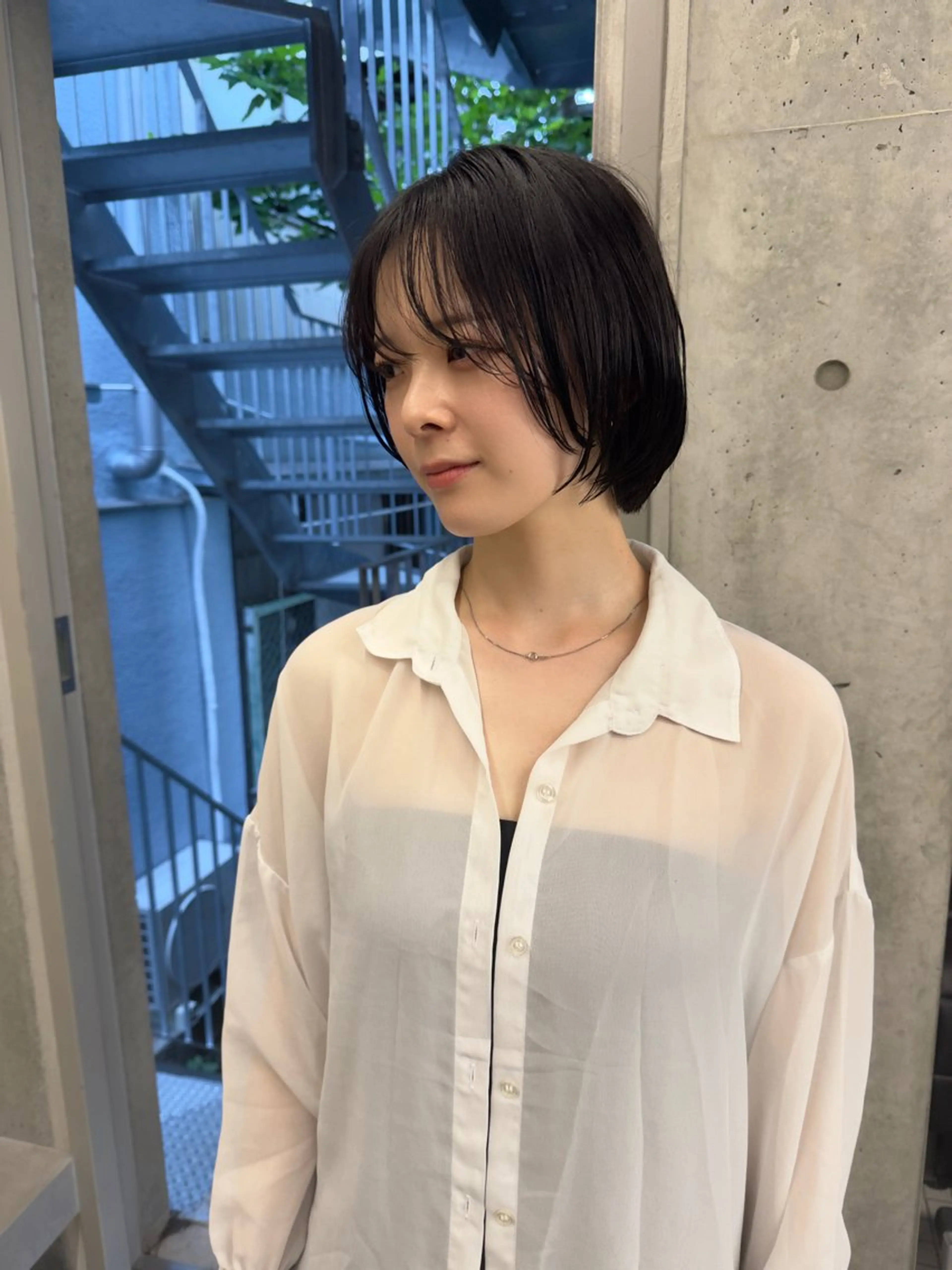 ショート カラー ショートボブ アッシュ ベージュカラー ブリーチ 透明感カラー カット ヘアカラー 誰より丁寧なカット/ 小林輝/レイヤーのヘアスタイル