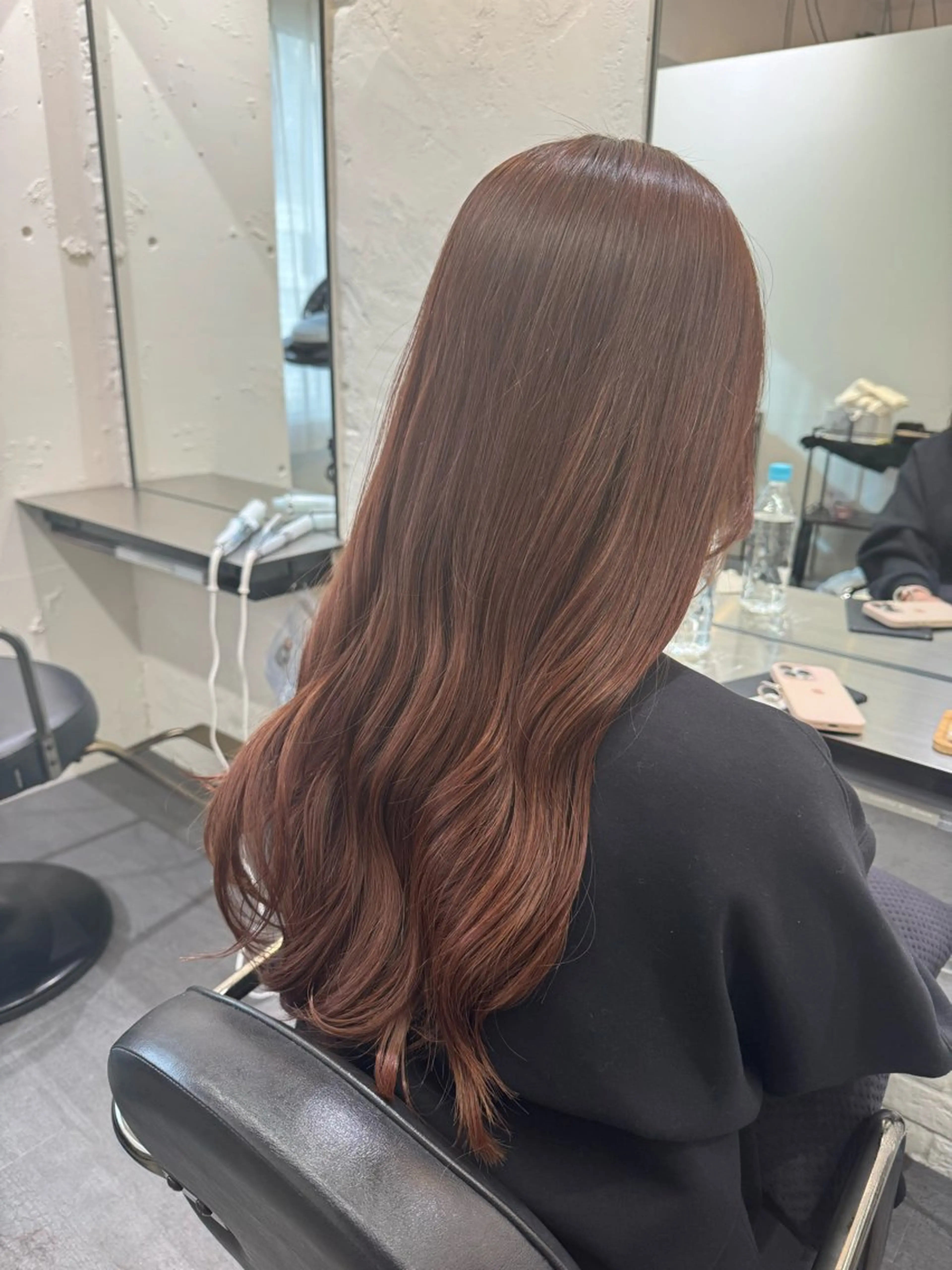 ロング 赤み無し柔らかカラー 【梅田】madokaのヘアスタイル